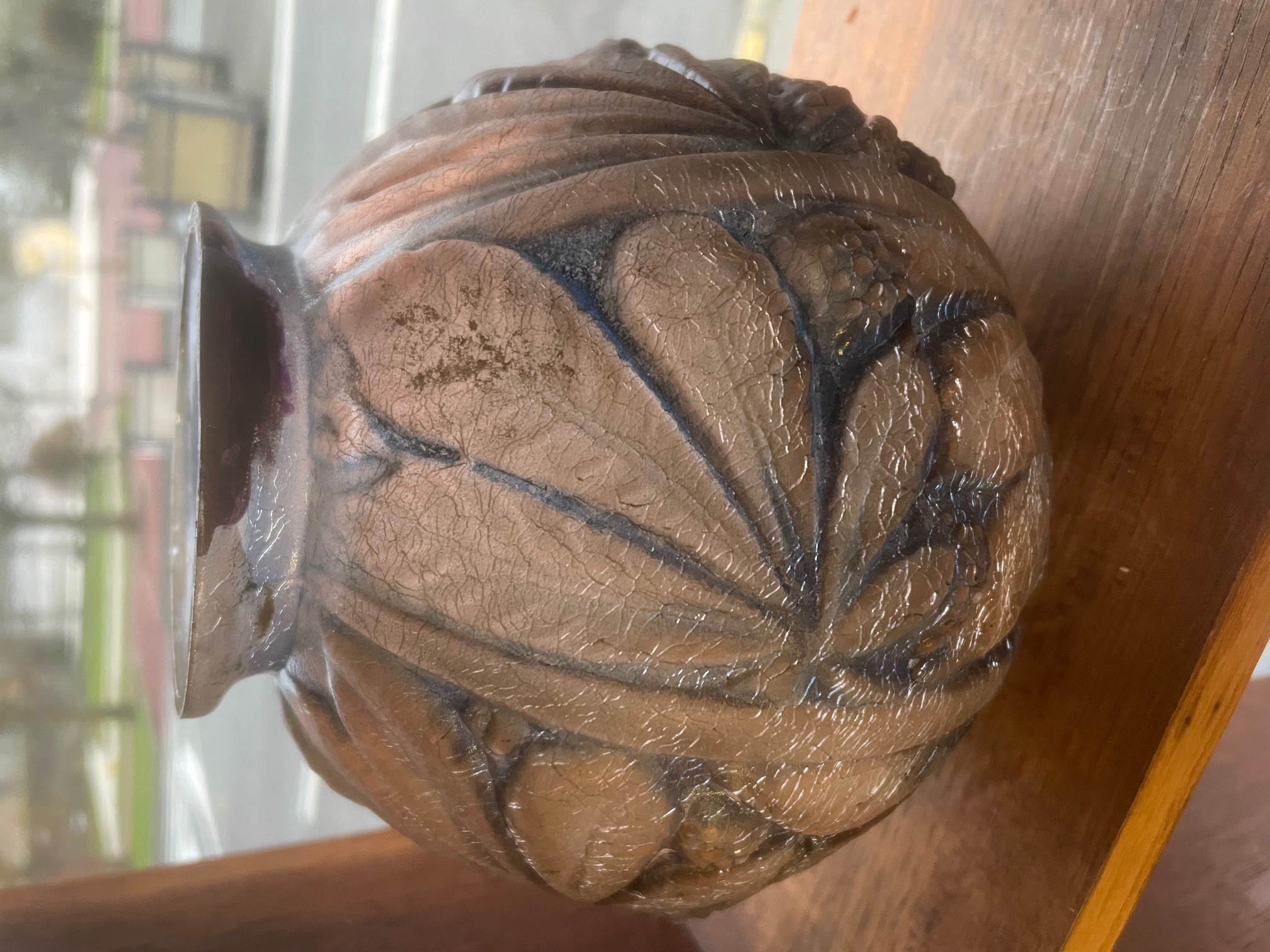Vase boule marron