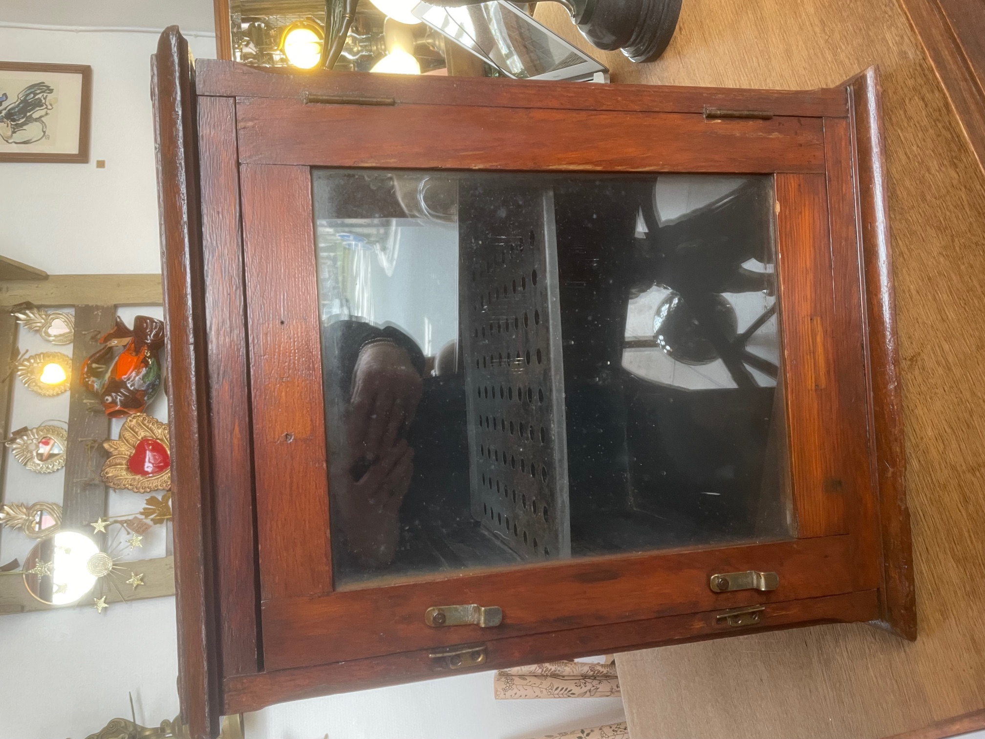 Ancien garde manger en bois