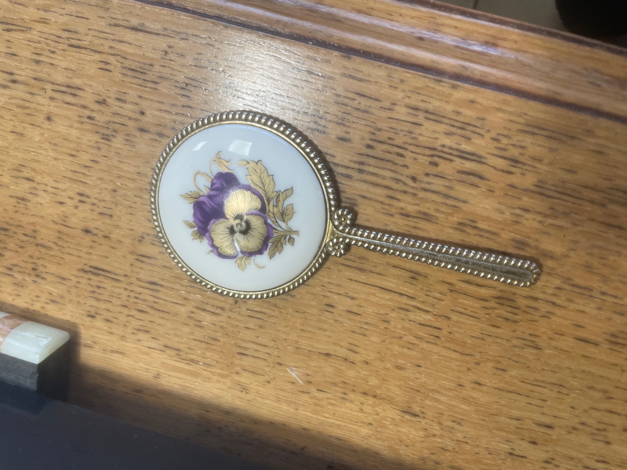 Miroir à main dos motif pensée