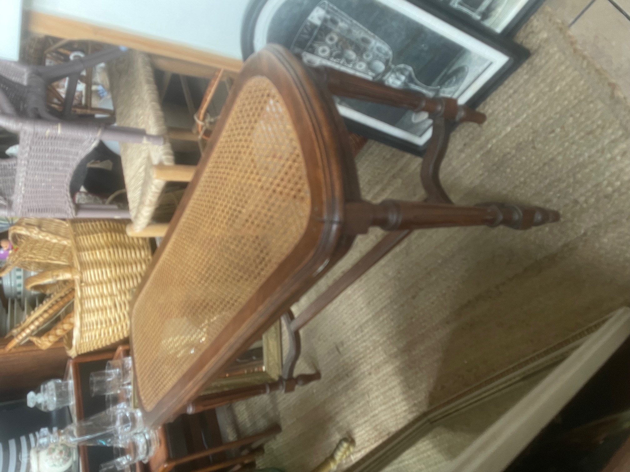 Banc de piano en bois et cannage