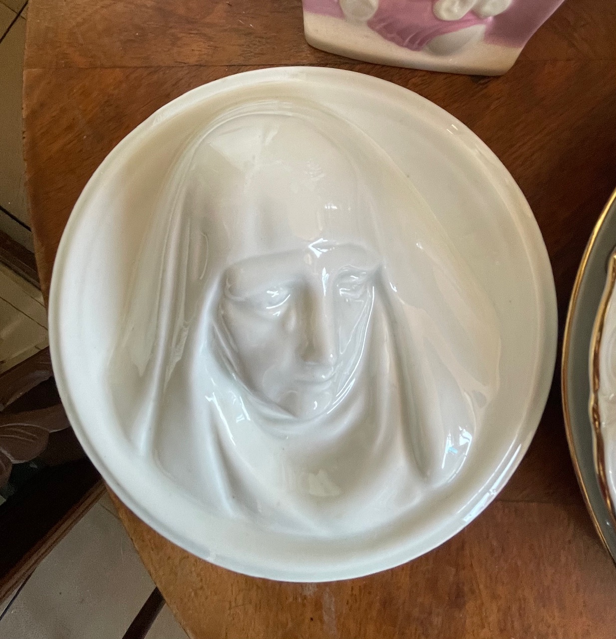 Vierge en porcelaine