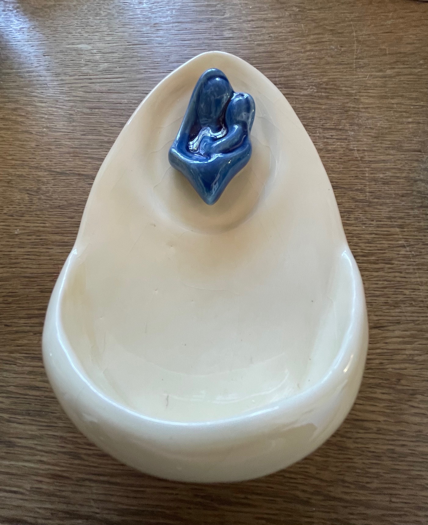 Bénitier écru vierge bleue