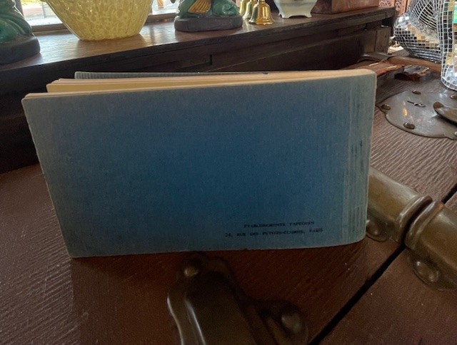 Album de cartes postales de Paris