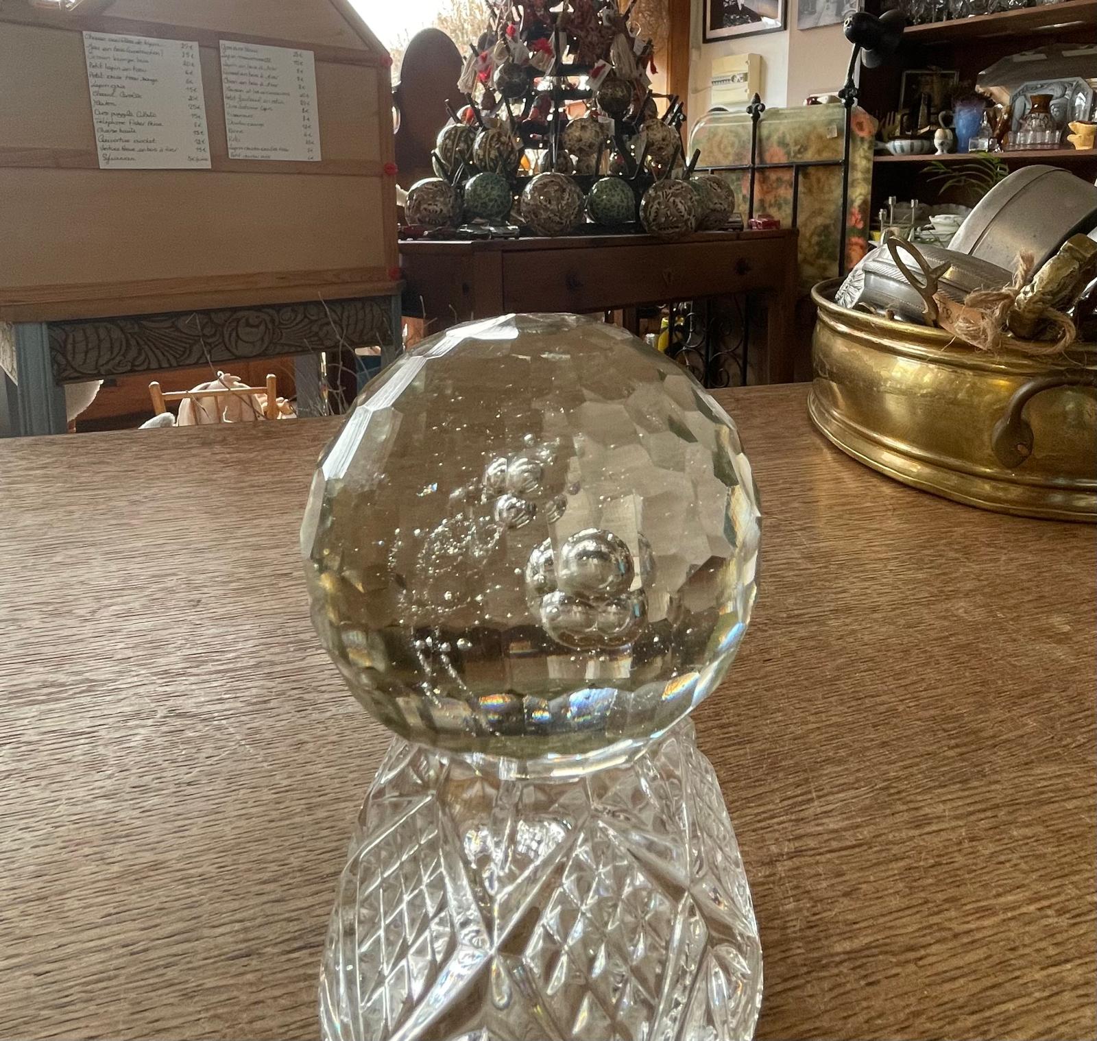 Presse papier / sulfure taillé facettes 