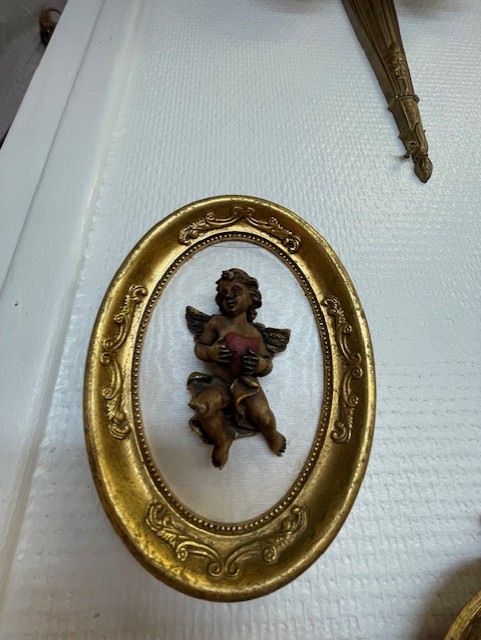 Cadre ovale ange coeur