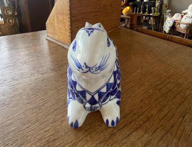 Lapin tirelire blanc et bleu