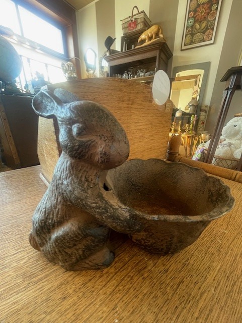 Cache pot lapin fonte