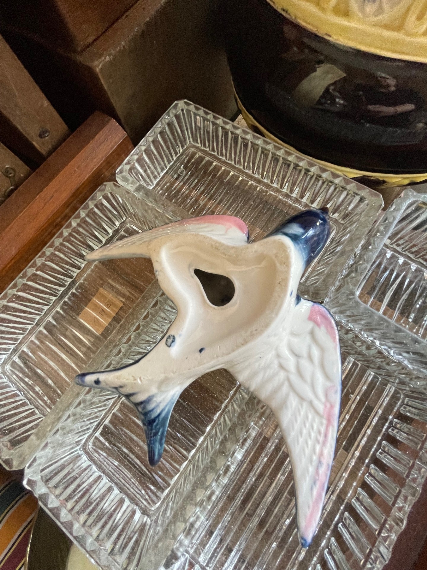 Oiseau en faïence bleu foncé