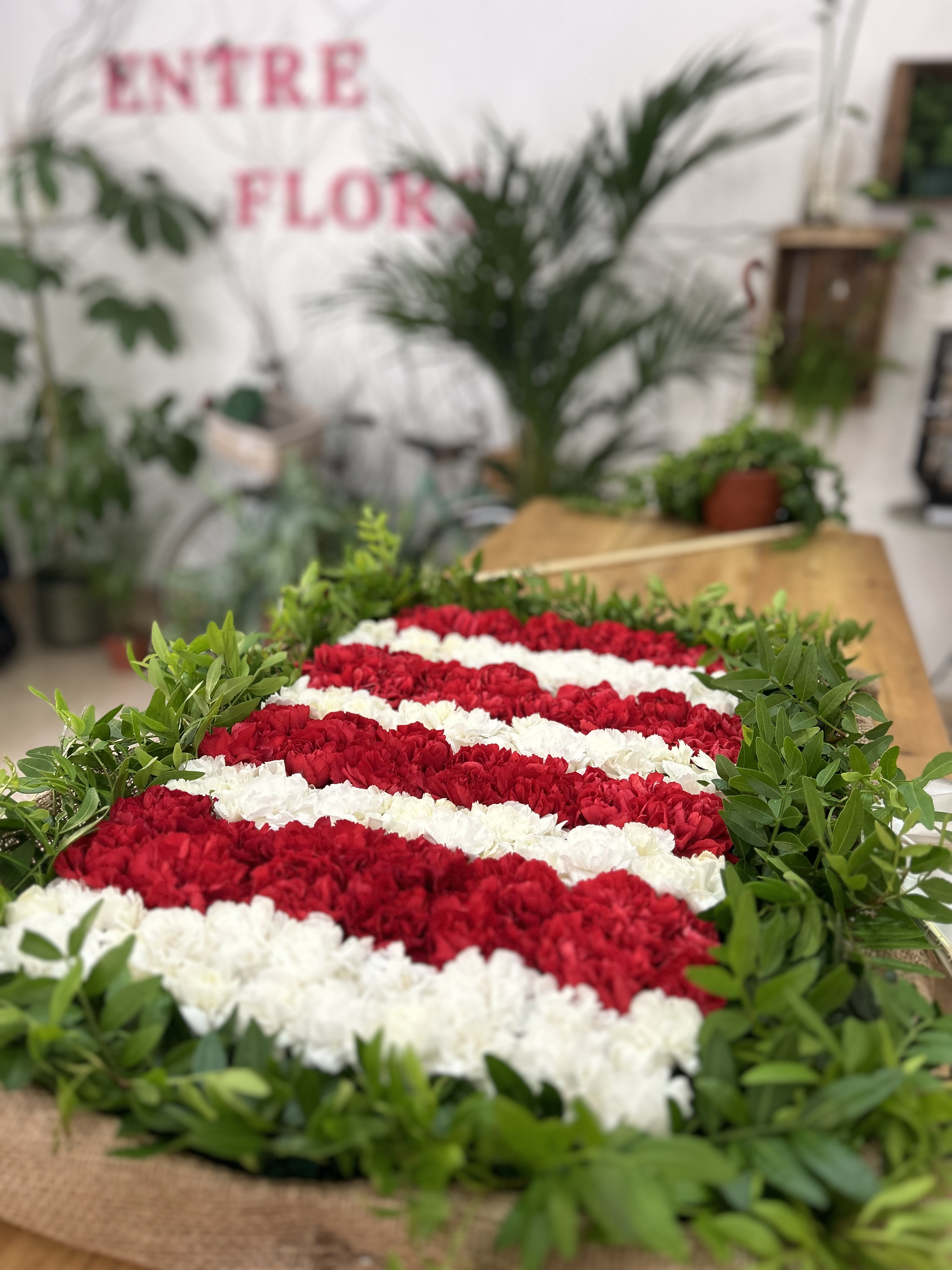 Cojín Funerario (bandera de colores)