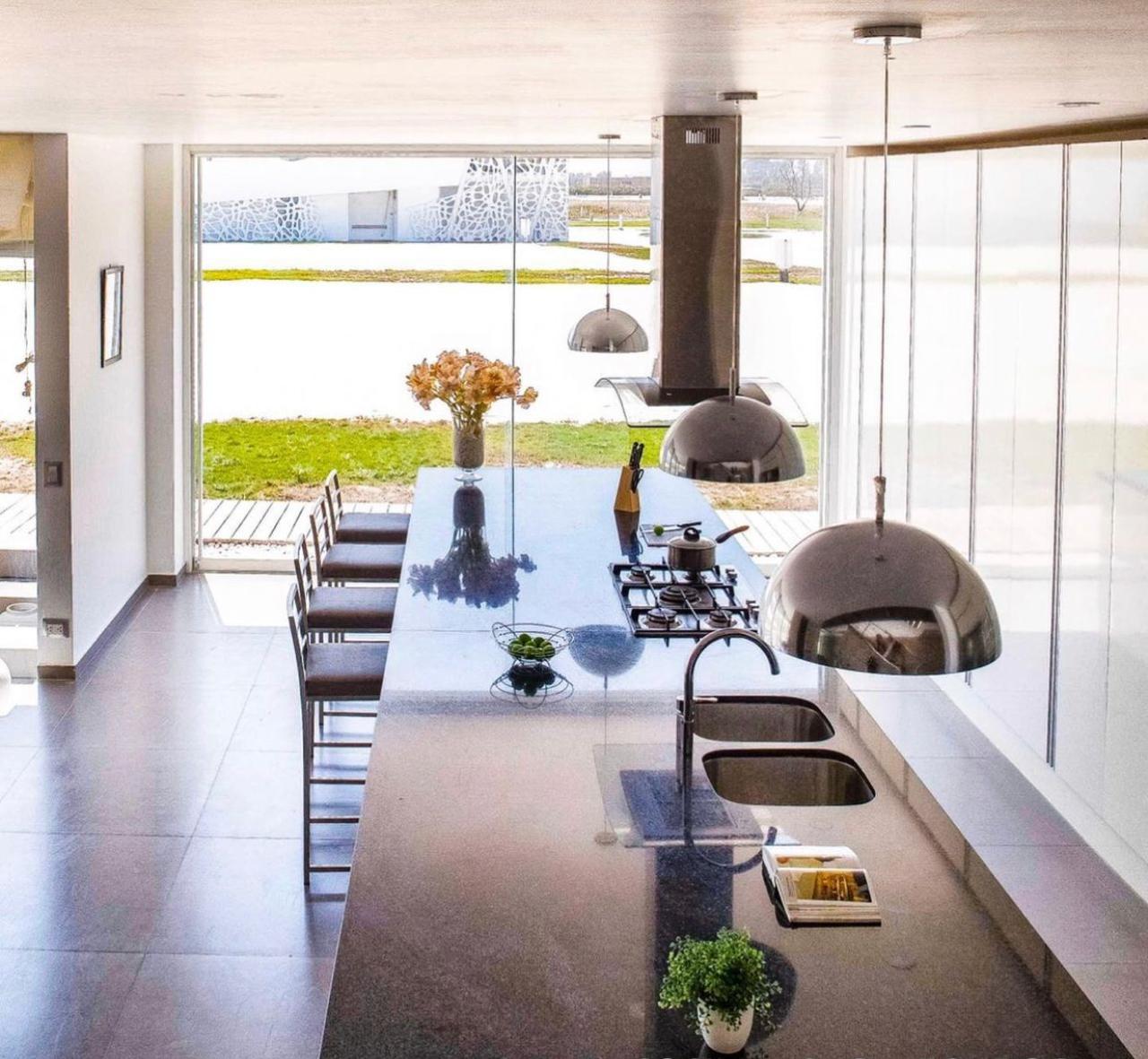 En venta Exclusiva Residencia en Condominio de Playa La Jolla - Asia.