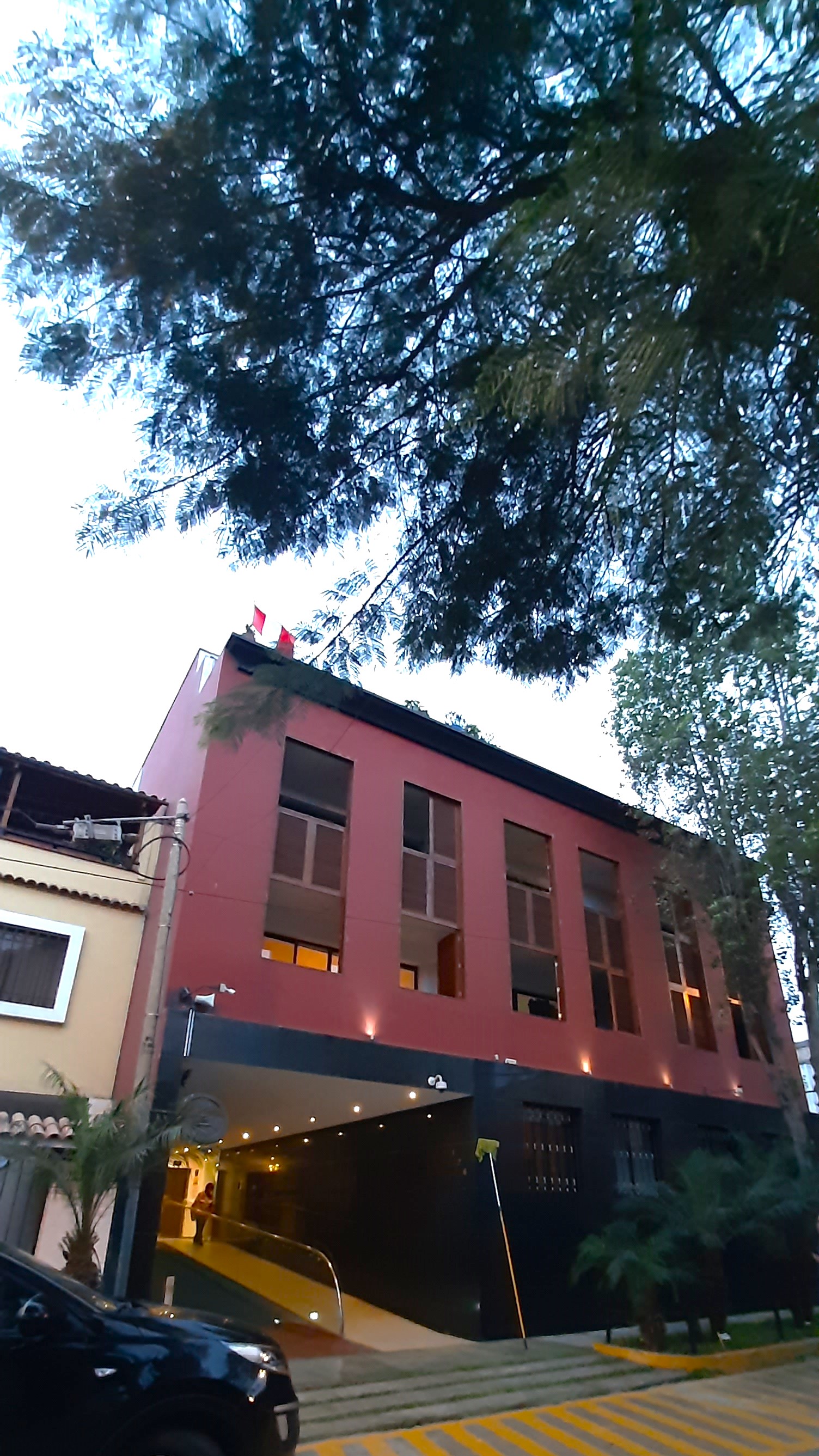 Estupendo Departamento en Barranco a una Cuadra del Malecón y la Plaza principal. 