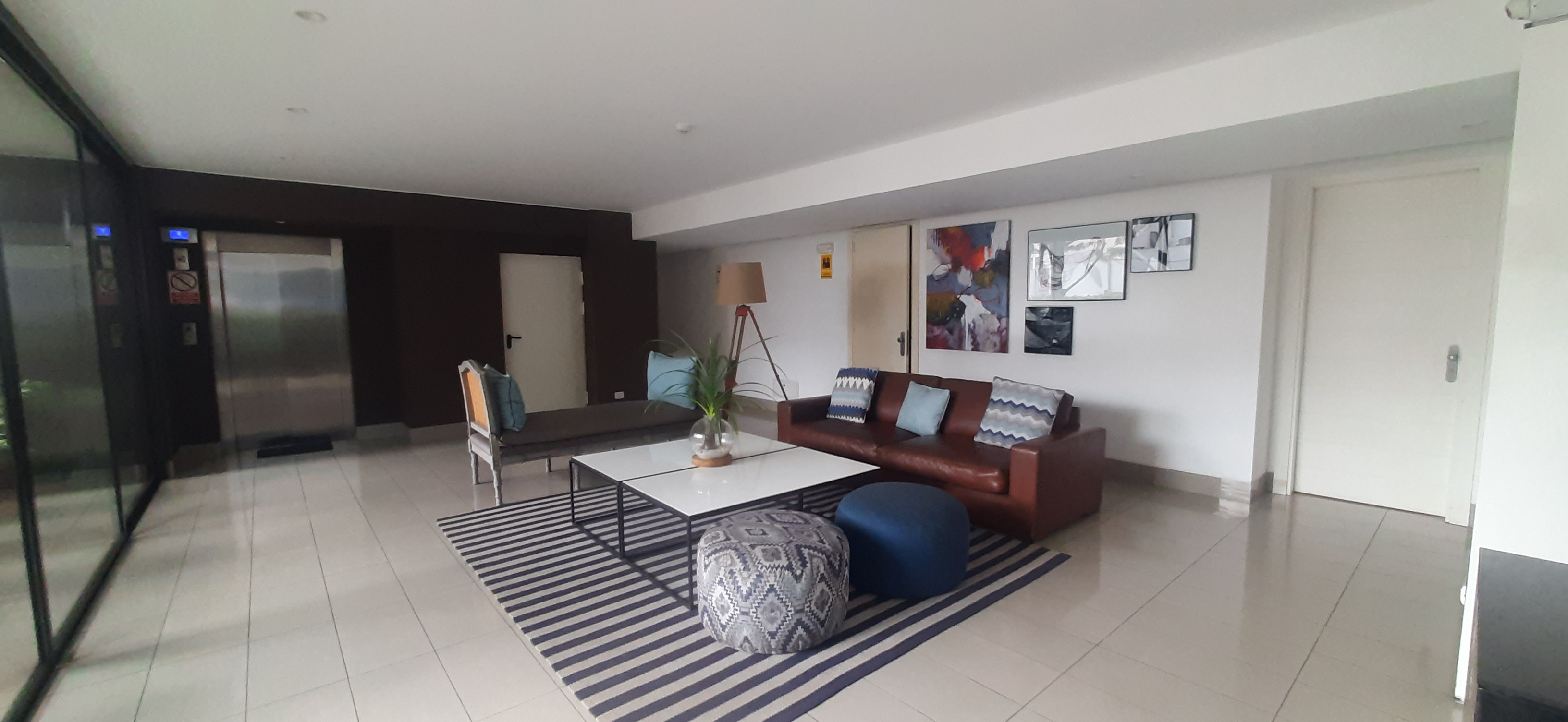 Se Vende Exclusivo departamento en Los Sauces San Isidro 03 Dormitorios Impecable