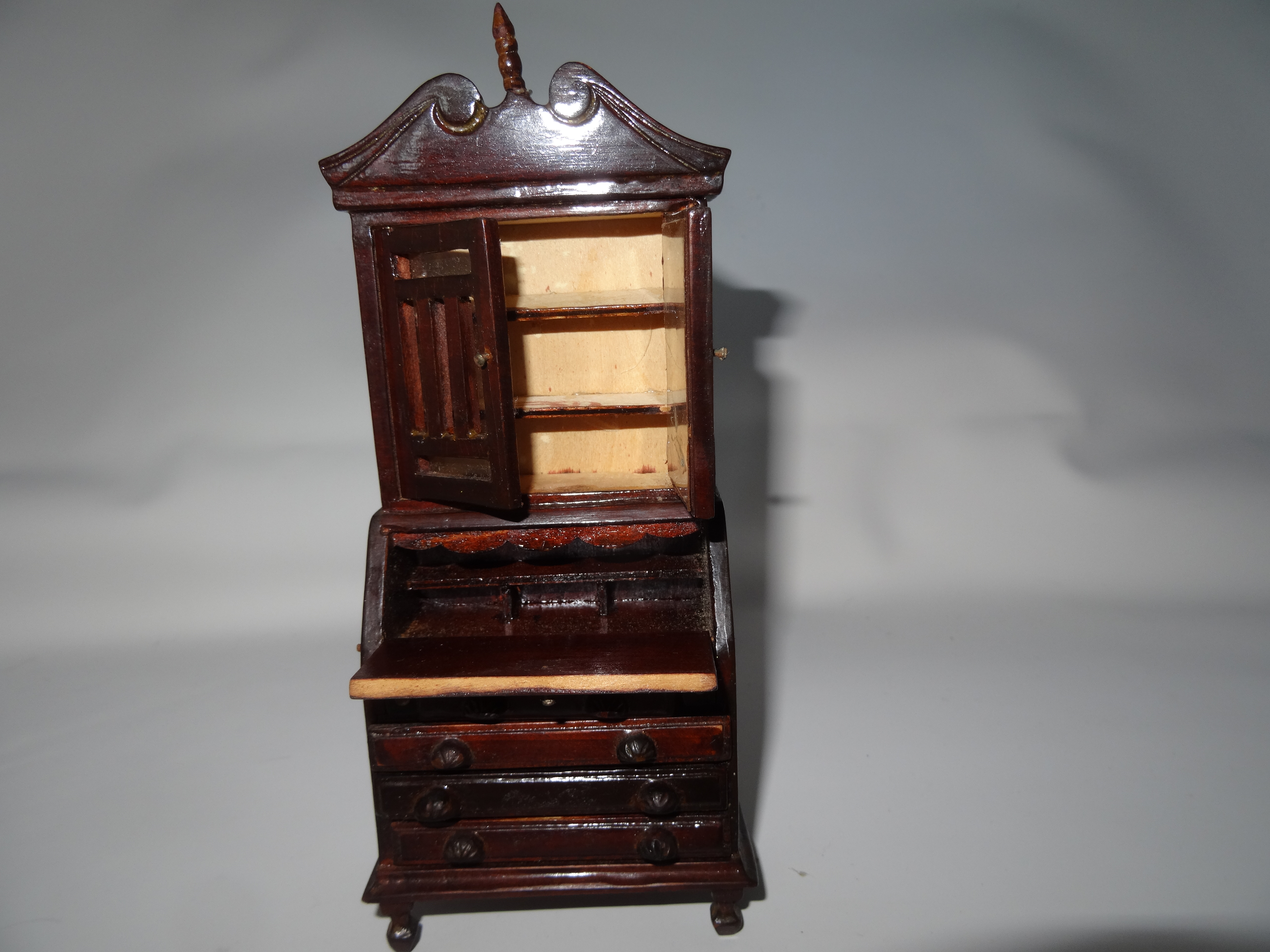 Tall desk cabinet