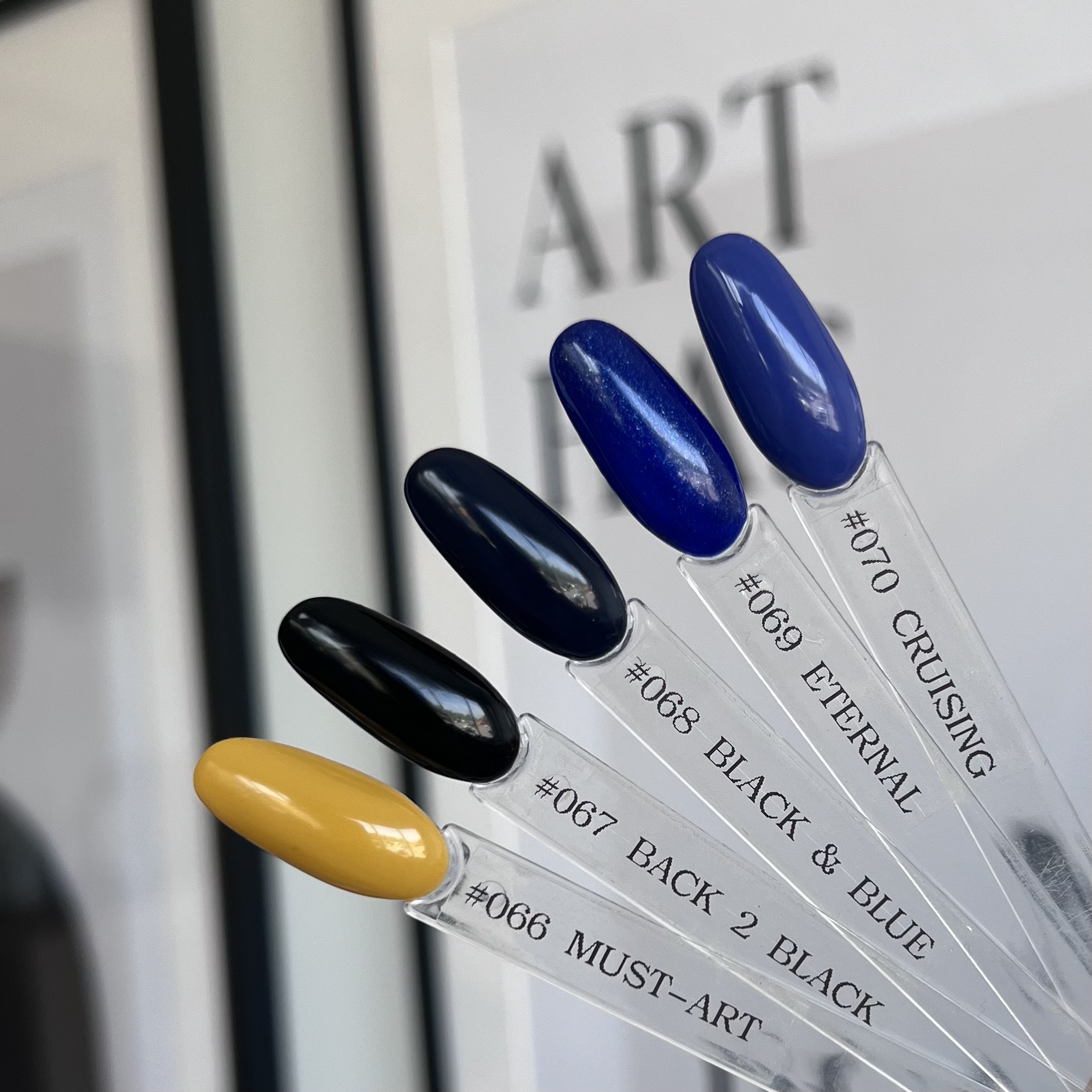 068 – Black & Blue  7ml