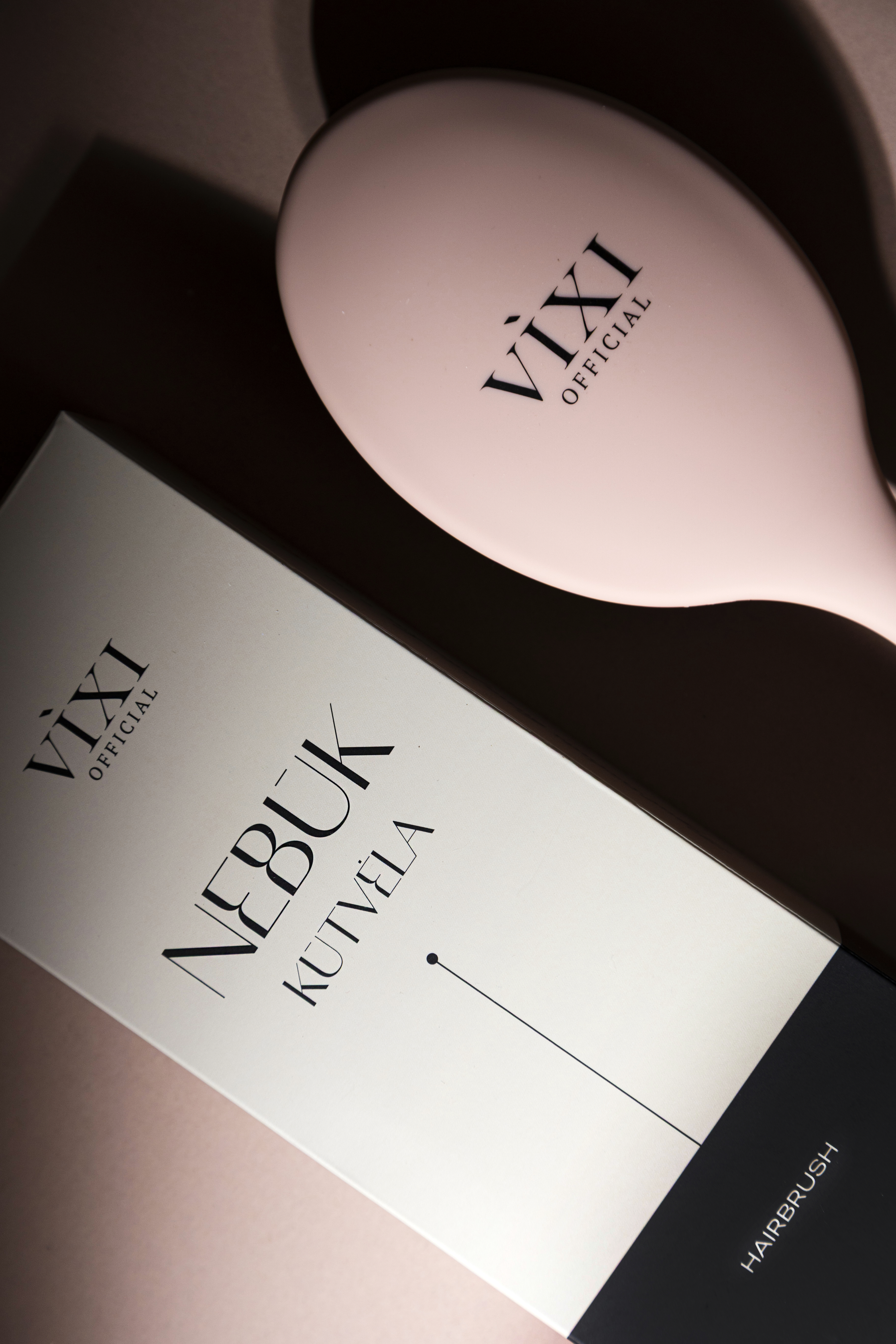 VIXI OFFICIAL plaukų šepetys