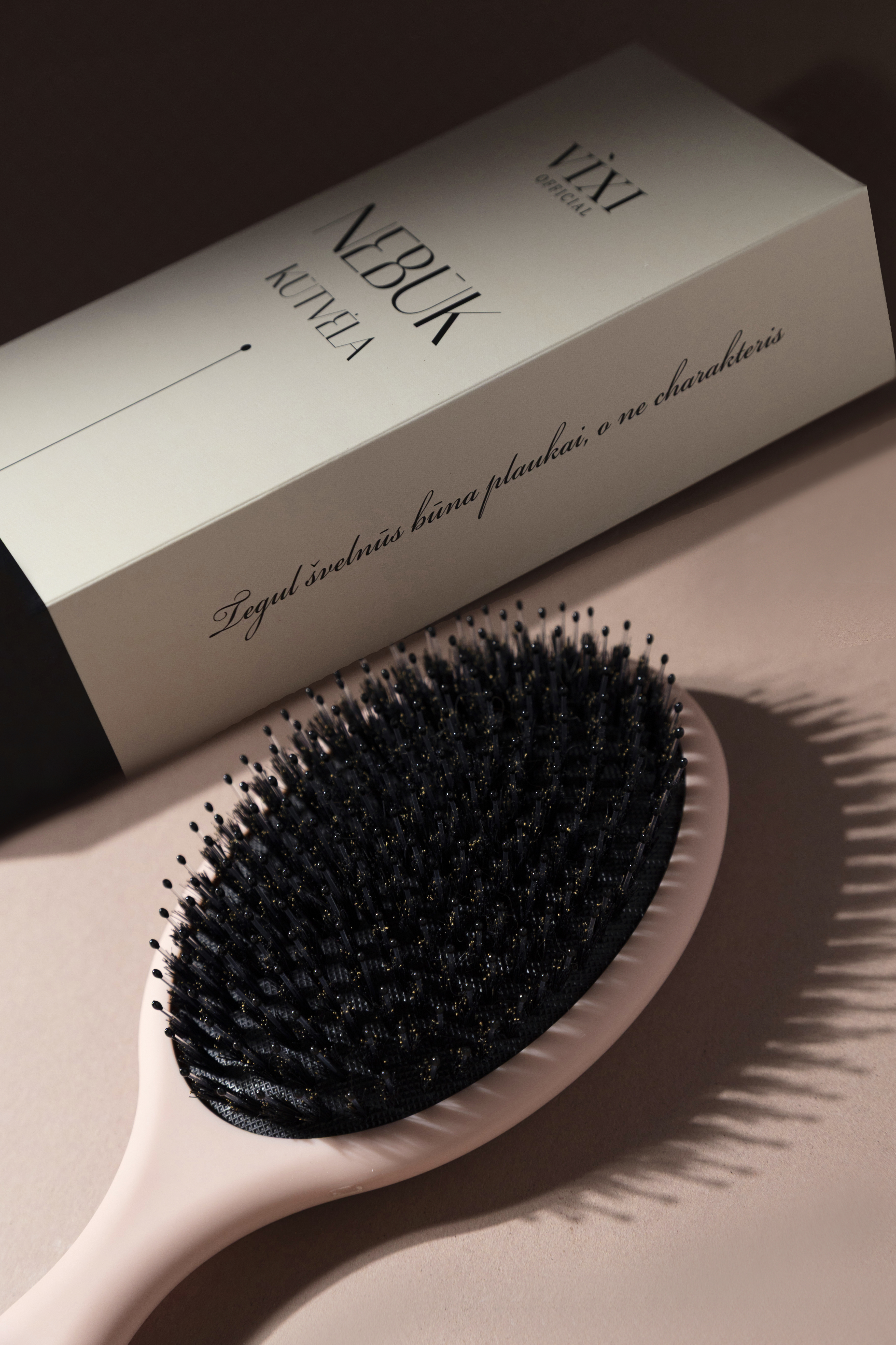 VIXI OFFICIAL plaukų šepetys