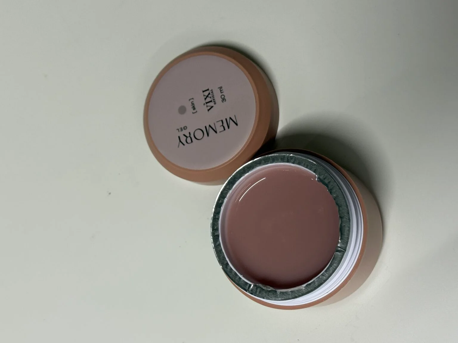 Memory gel [skin] tobulas nude atspalvis