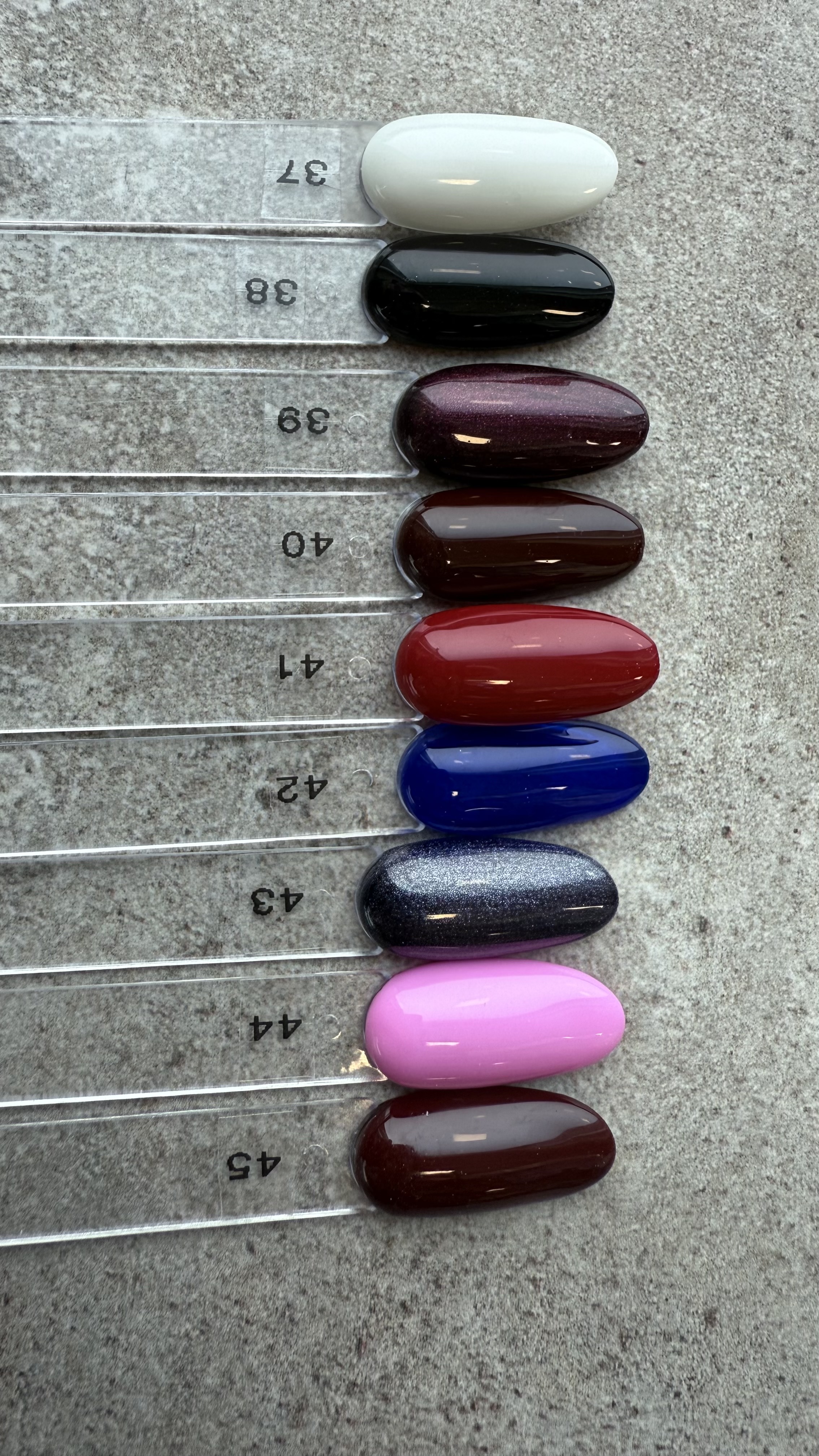 Gelinis lakas No. 38 [ kokybiška juoda ]