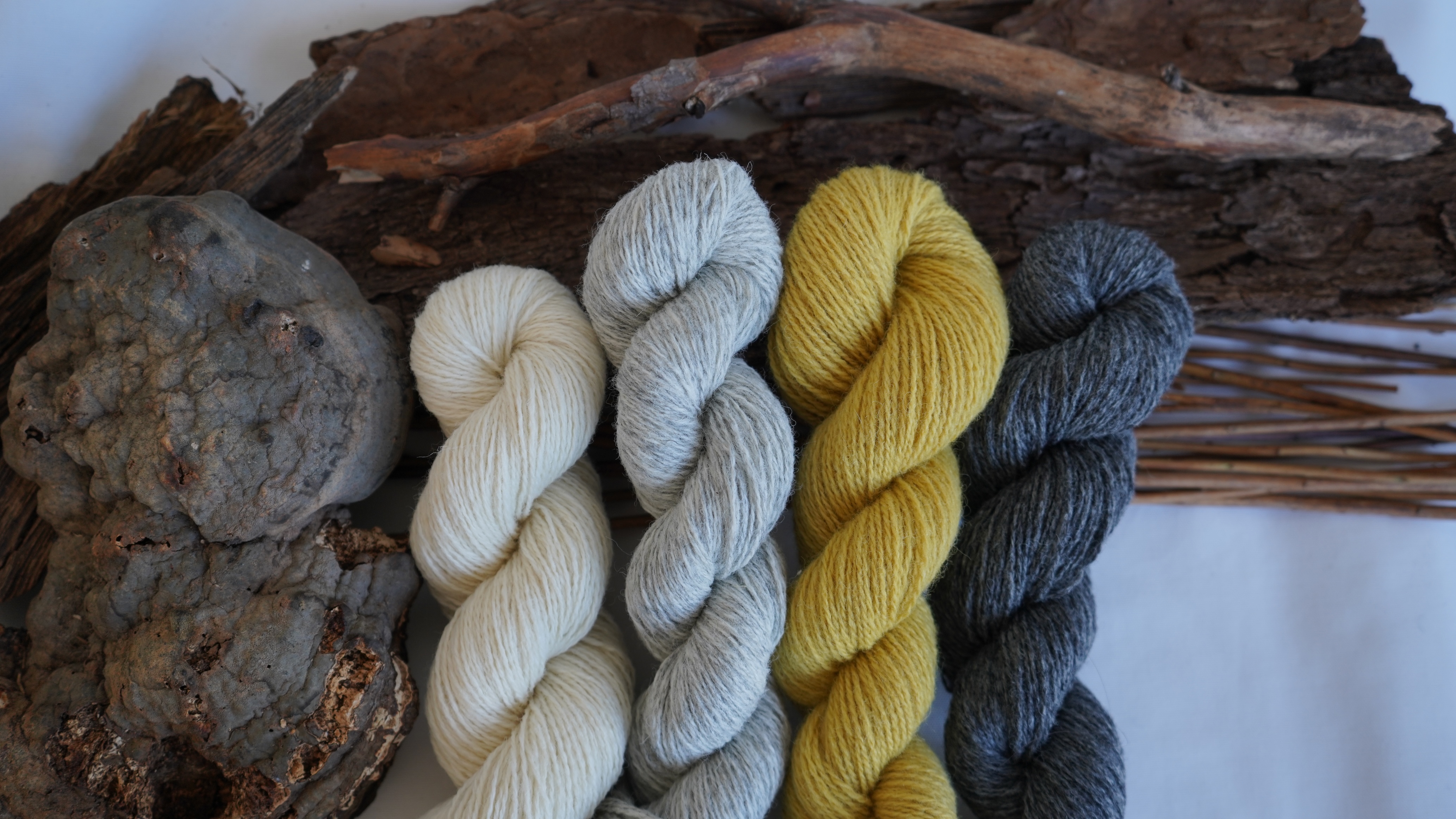 Natural wool yarn pack "Chamomile Field", 200 g