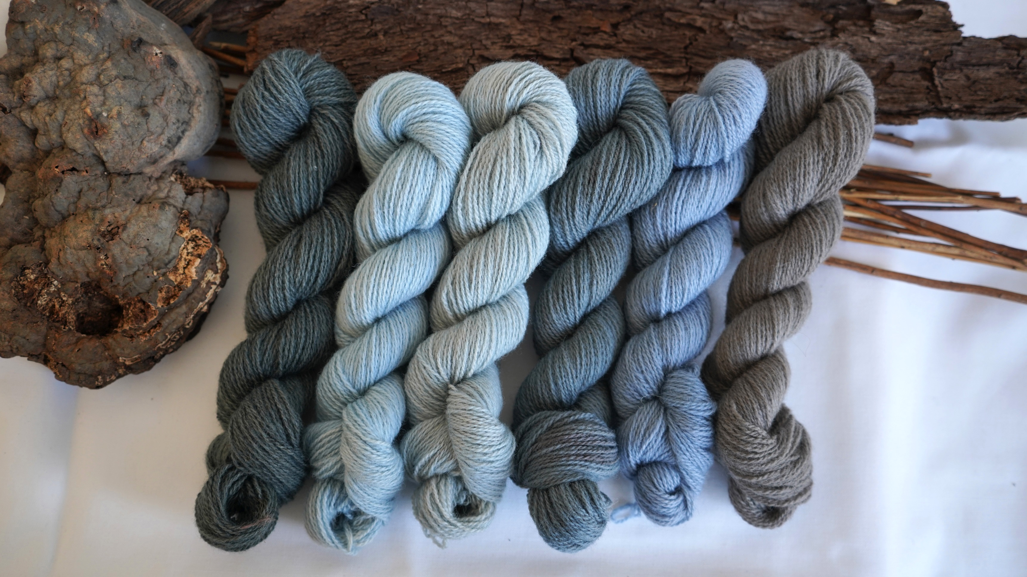 Woad dyed wool yarn pack "Morning blue", 300 g
