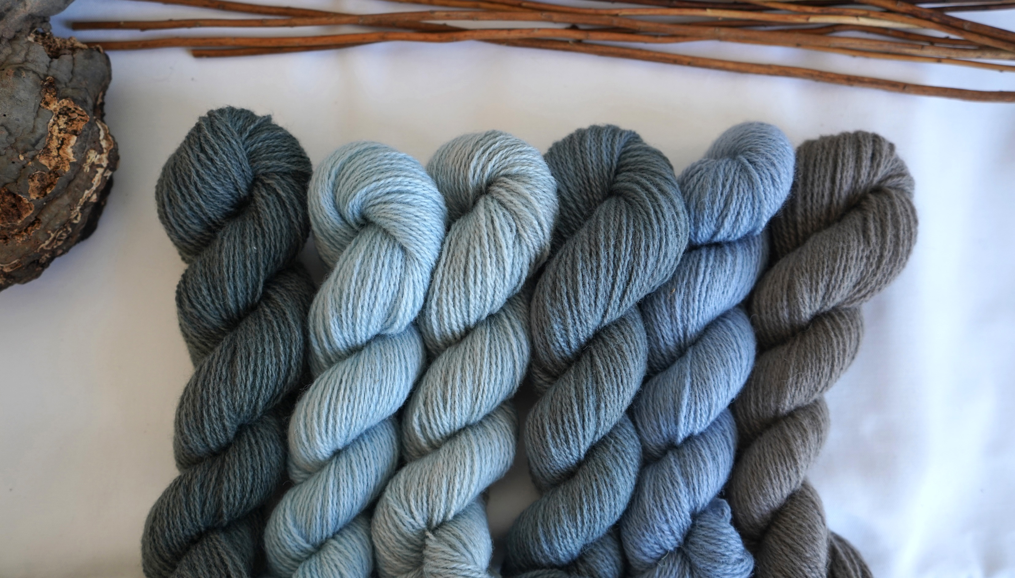 Woad dyed wool yarn pack "Morning blue", 300 g