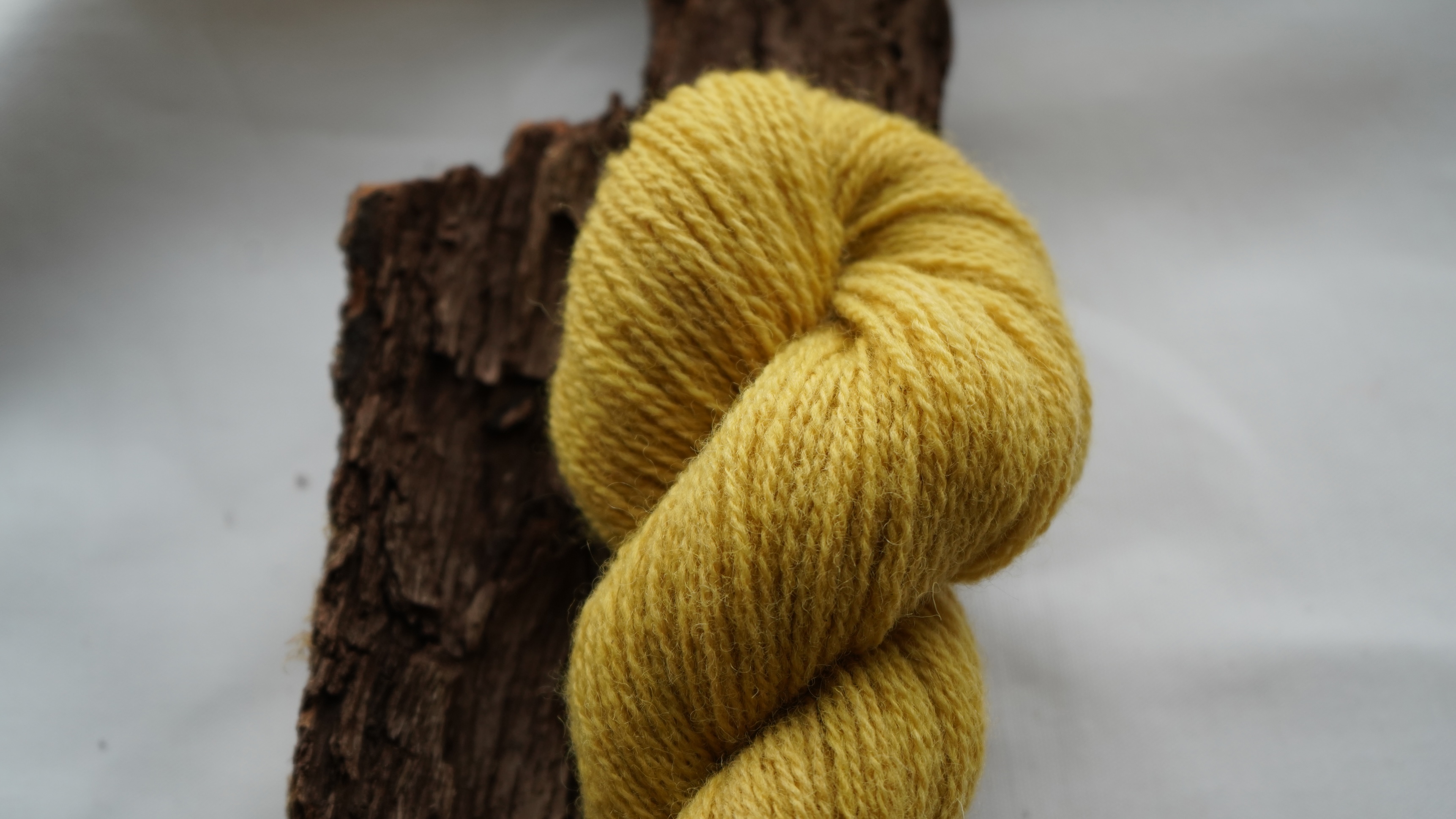 Botanically dyed wool yarn "Warm yellow", 50 g 