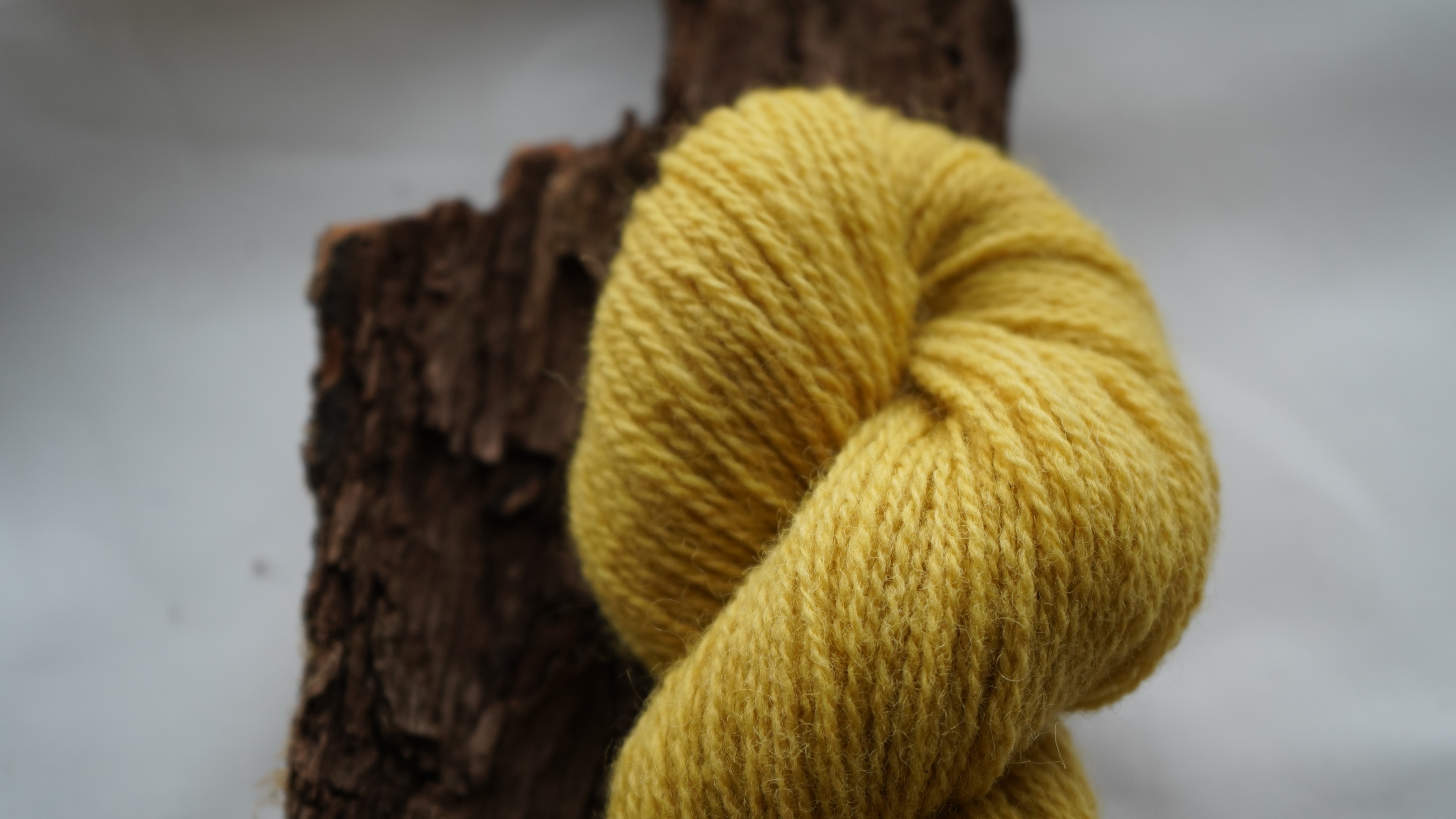 Botanically dyed wool yarn "Warm yellow", 50 g 