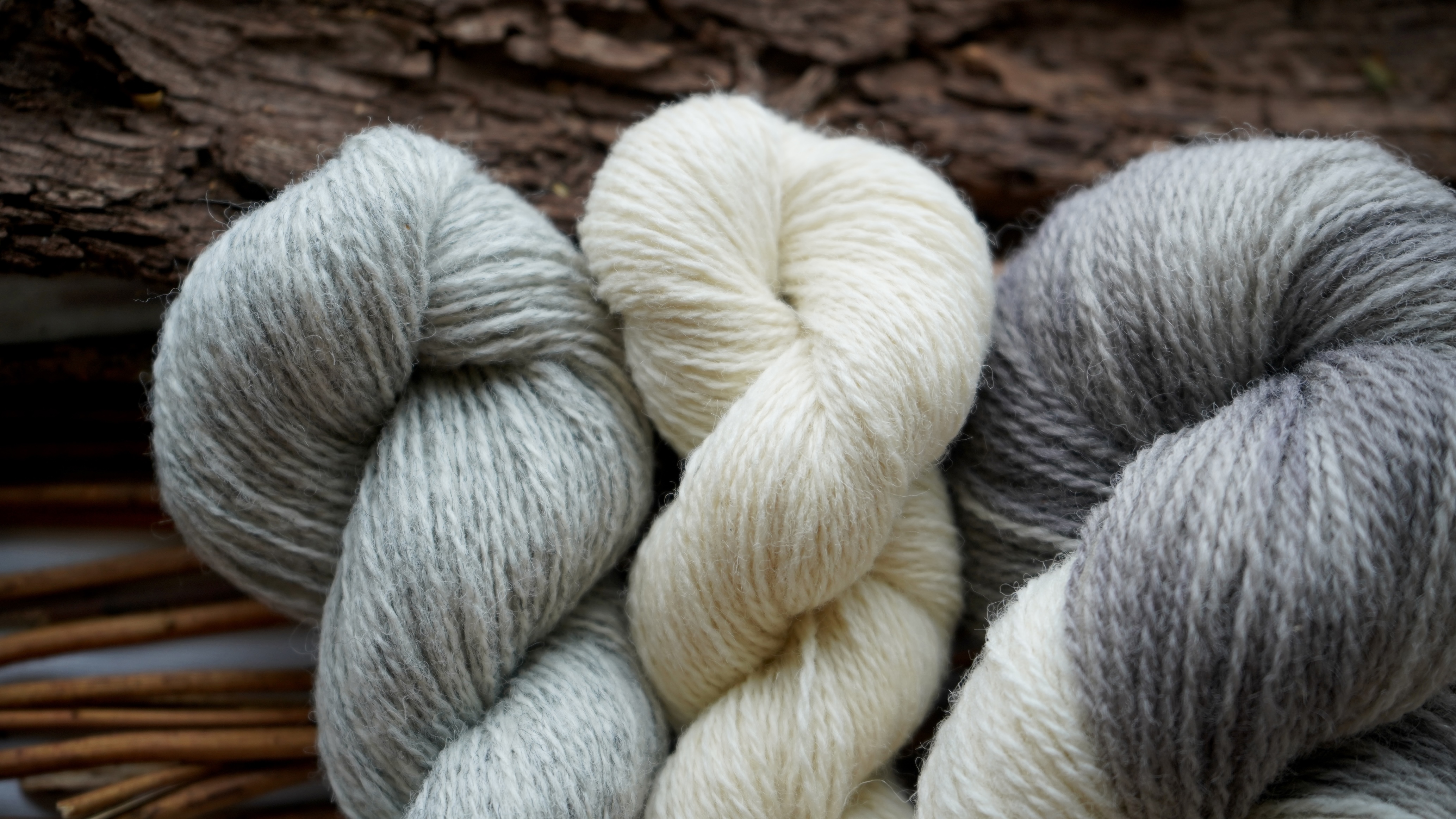 Naturally dyed wool yarn set "Meringue", 200 g