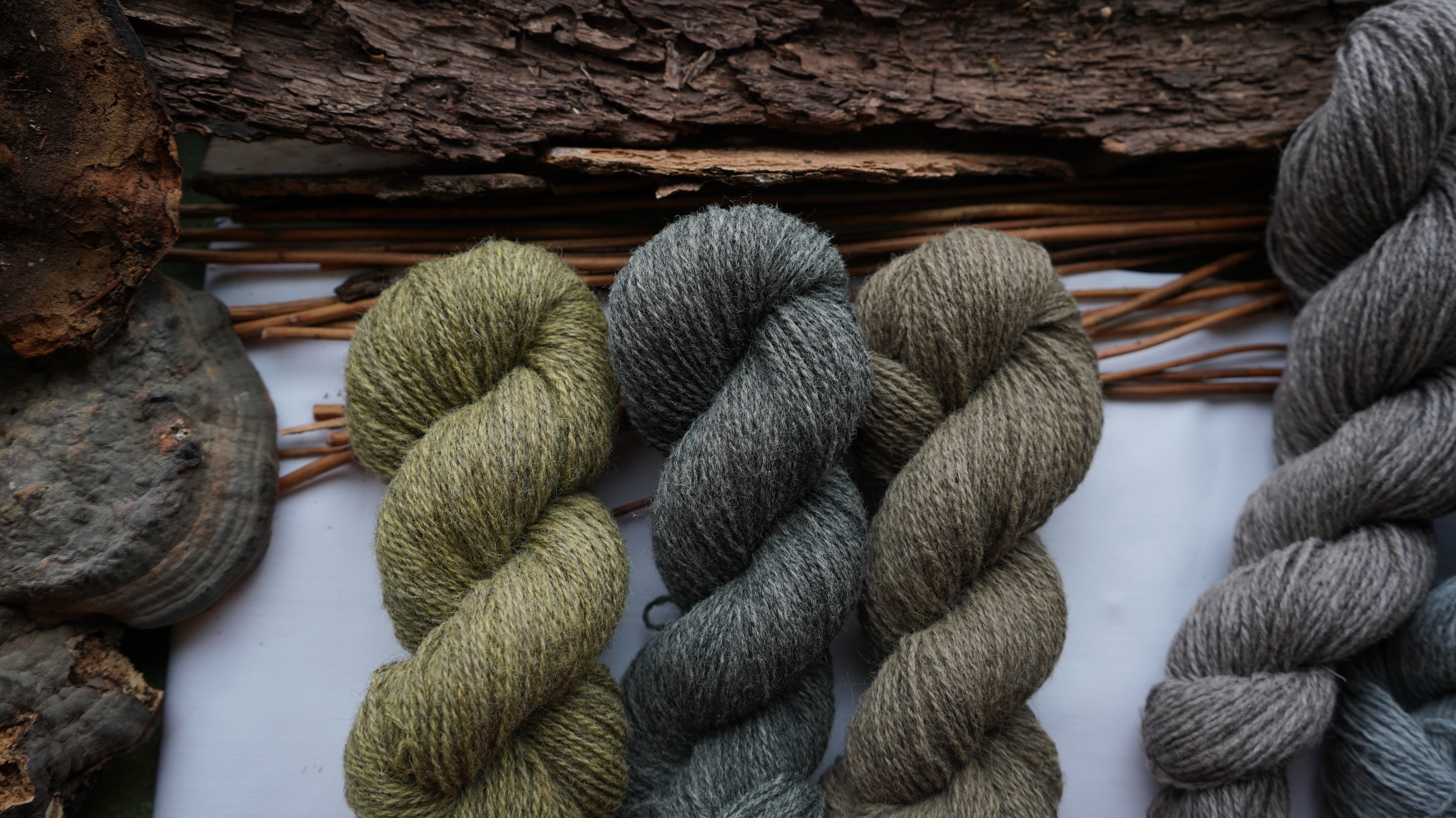 Naturally dyed wool yarn set "Foggy hill". 250 g