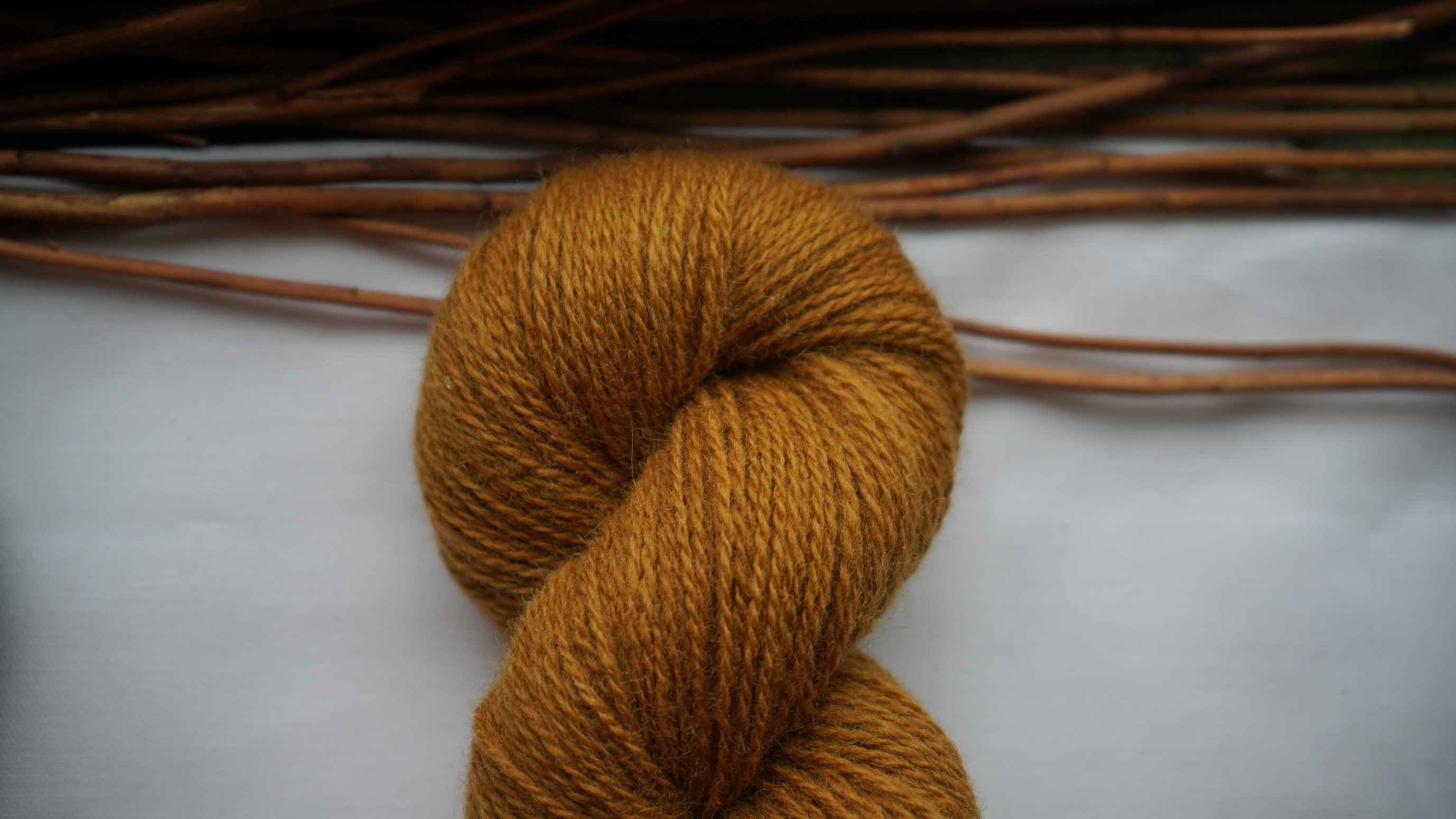 Plant dyed wool yarn "Gold flake", 50 g