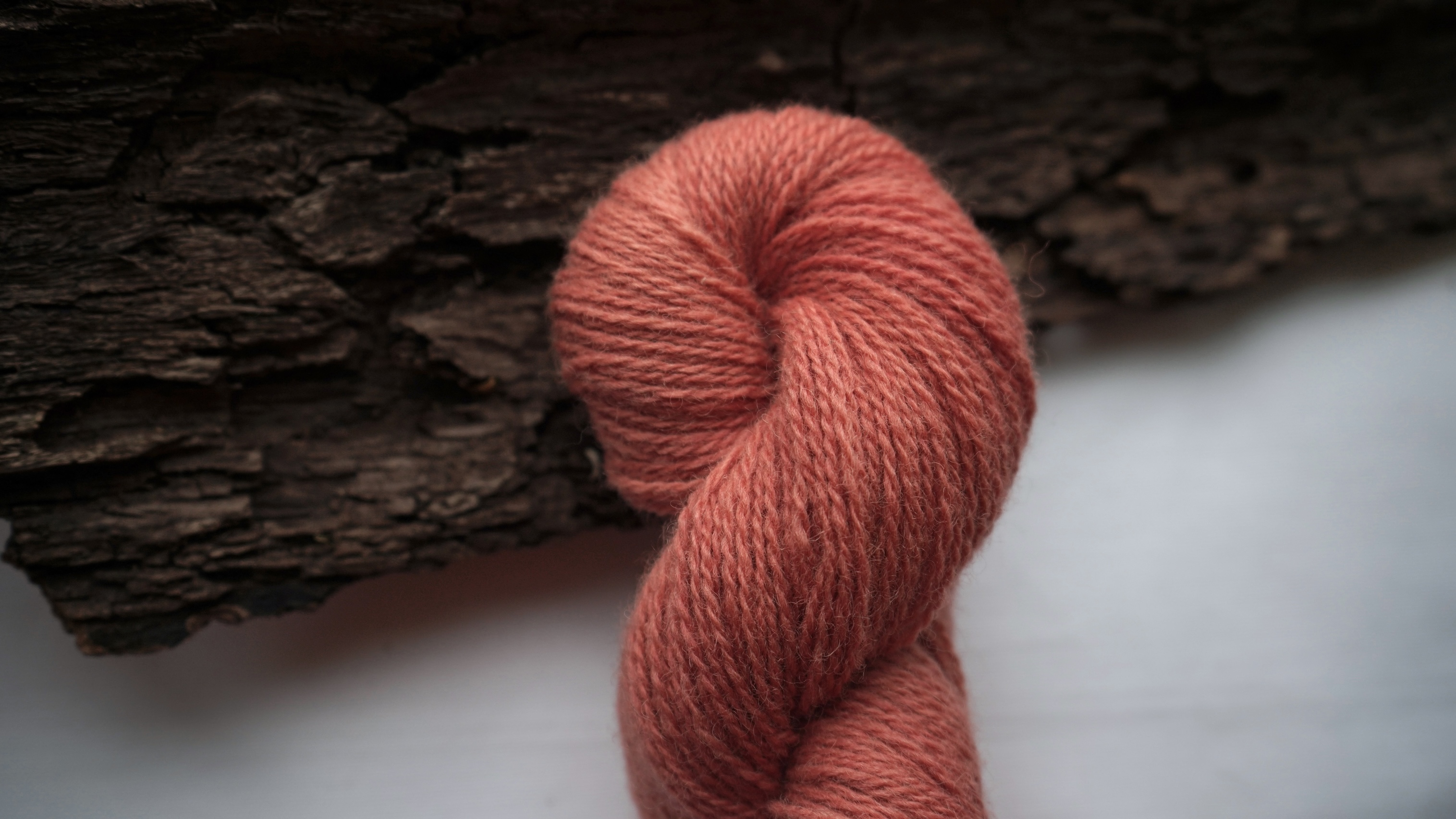 Botanically dyed wool yarn "Coral", 50 g