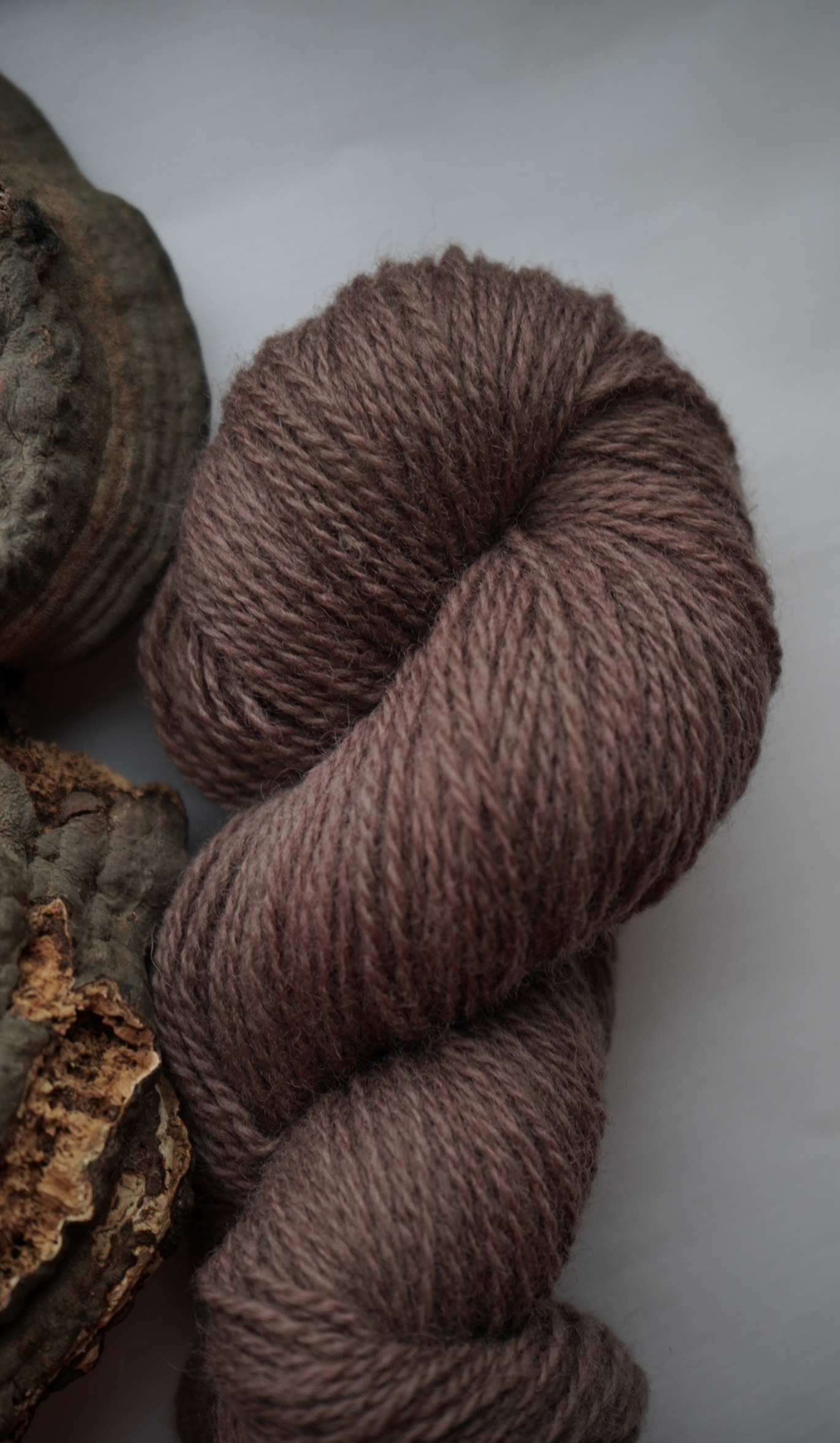 Plant dyed variegated wool yarn "Twilight mauve", 50 g 