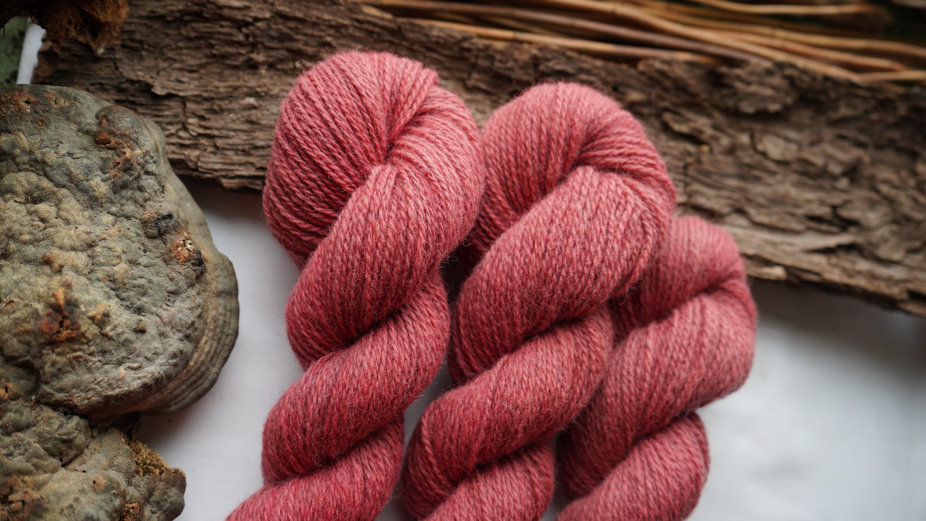 Botanically dyed wool yarn "Mineral red", 50 g