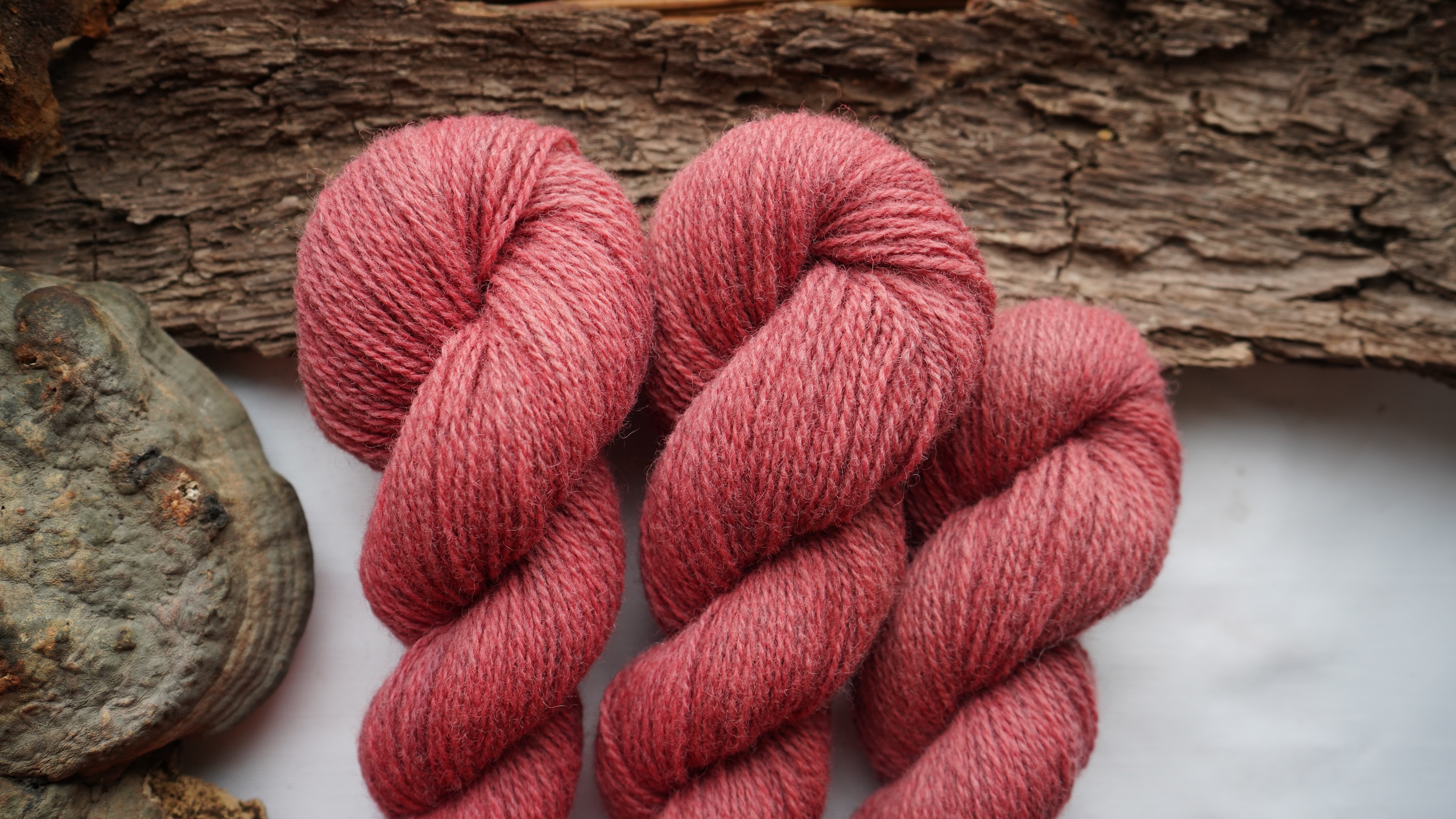 Botanically dyed wool yarn "Mineral red", 50 g