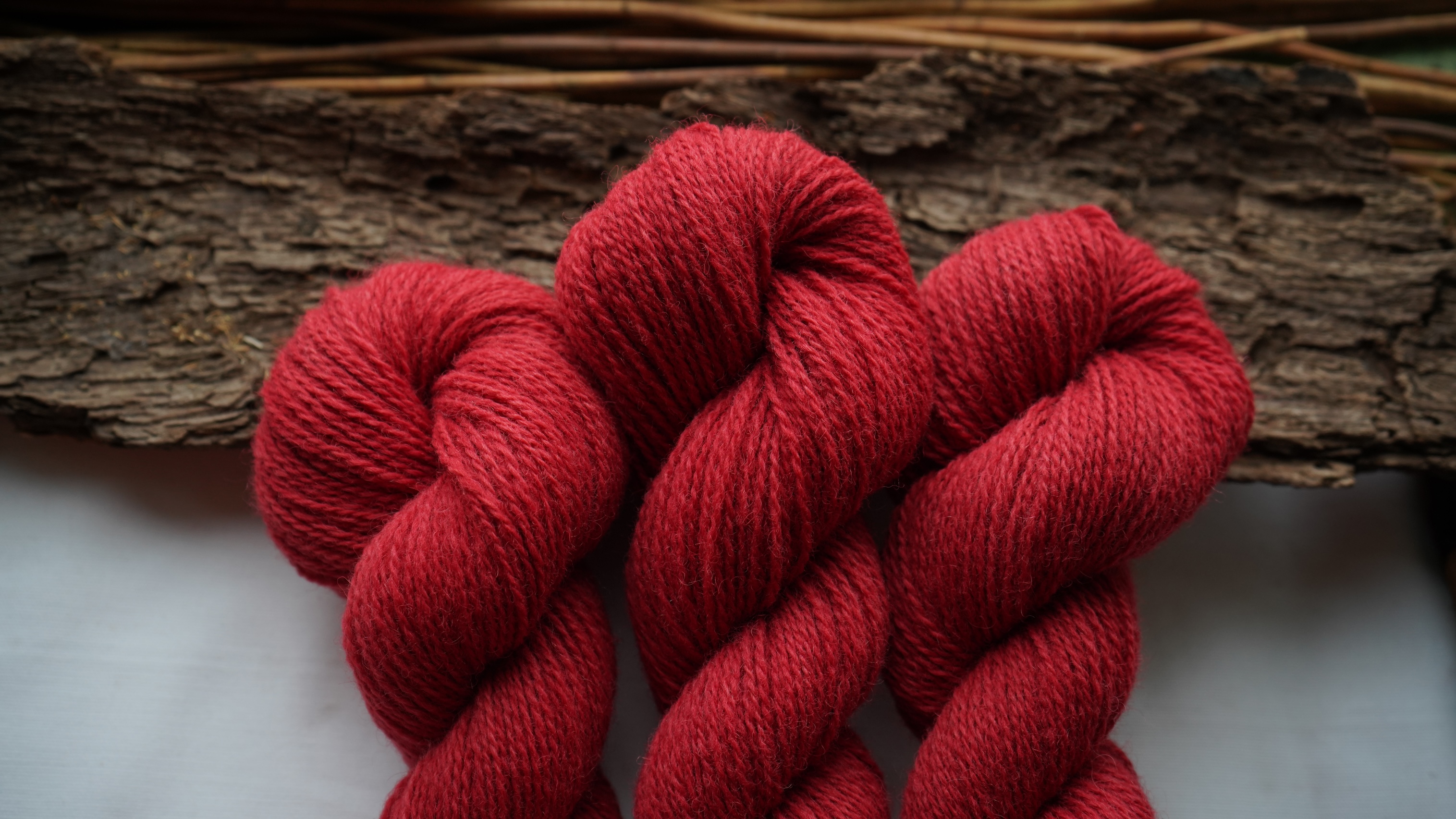Plant dyed wool yarn "Savy red", 50 g