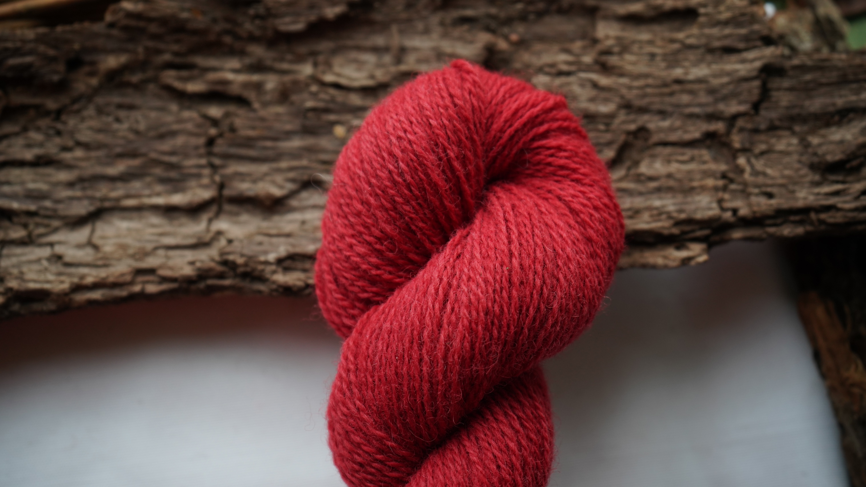 Plant dyed wool yarn "Savy red", 50 g