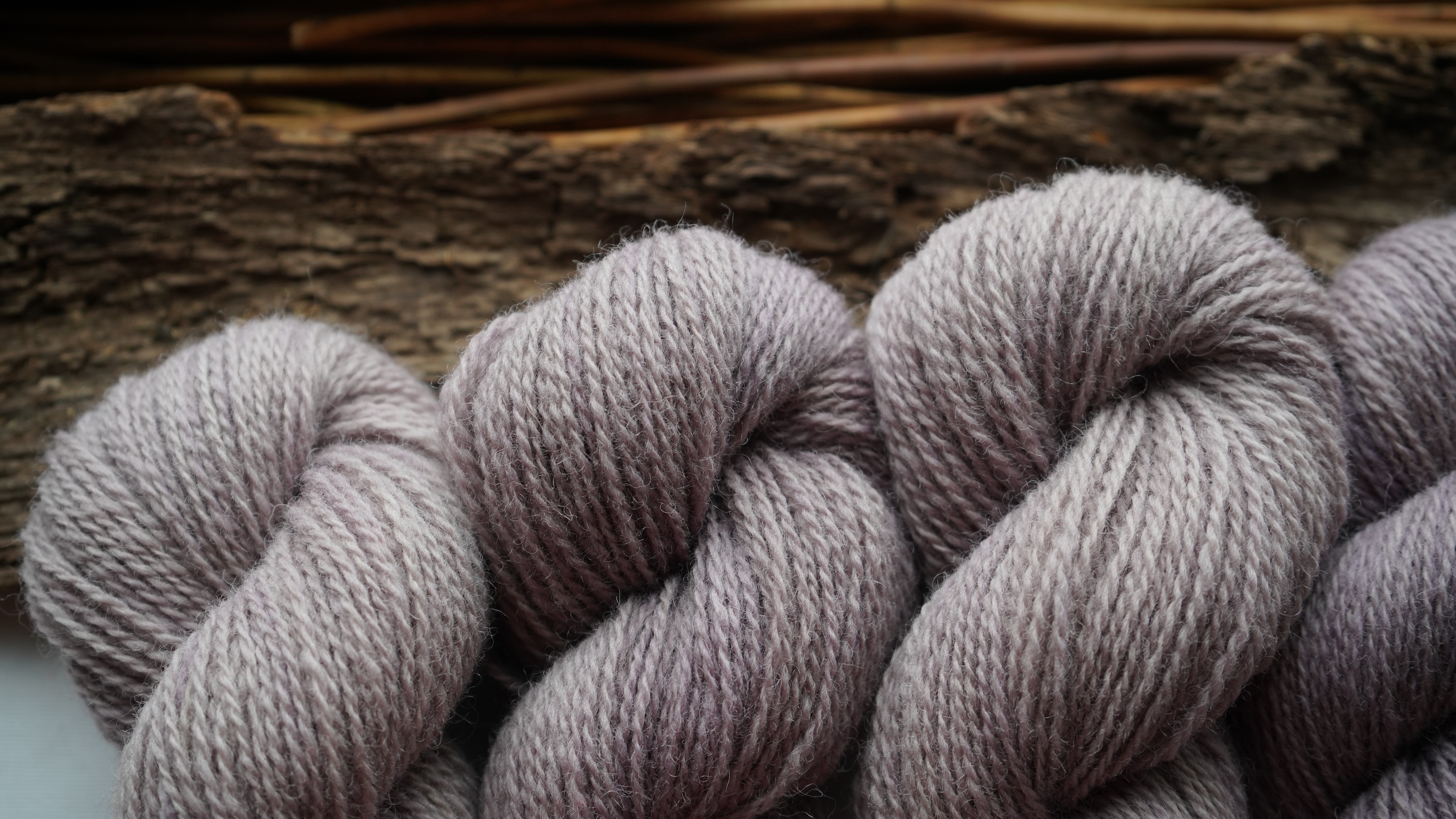 Plant dyed wool yarn "Variegated lavender", 50 g