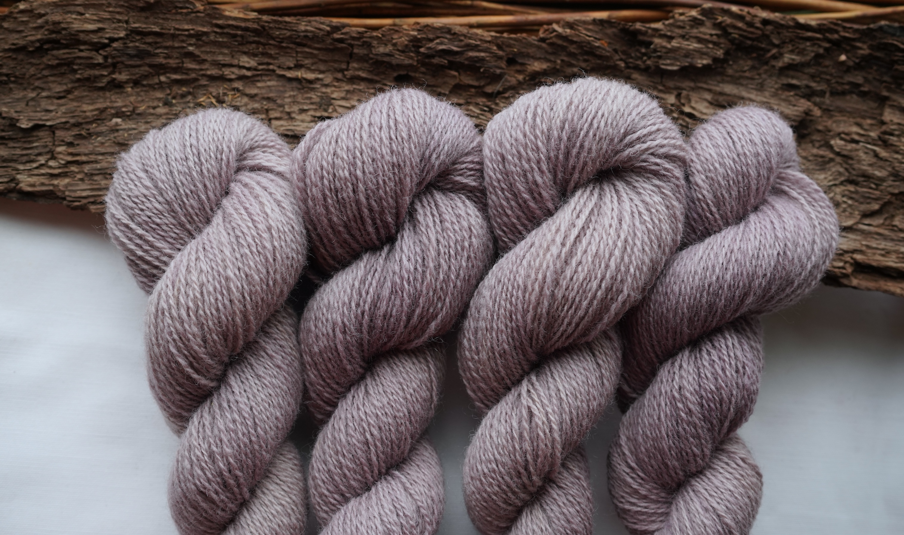 Plant dyed wool yarn "Variegated lavender", 50 g