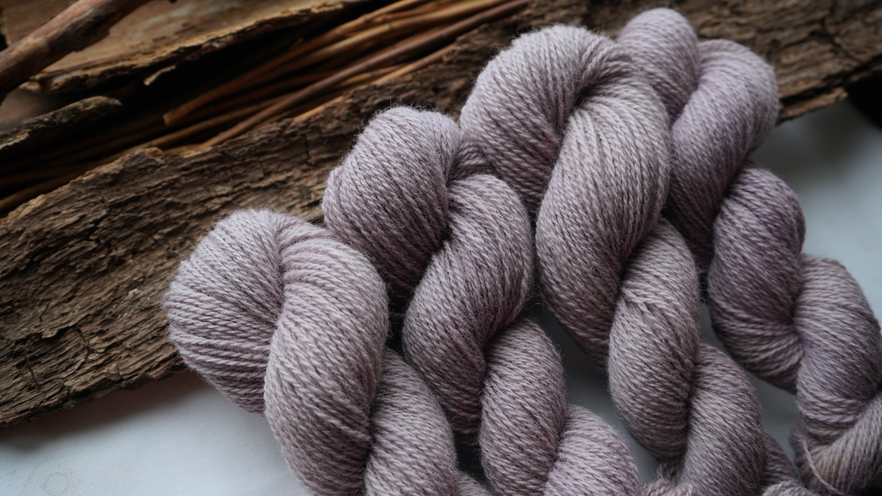 Plant dyed wool yarn "Variegated lavender", 50 g