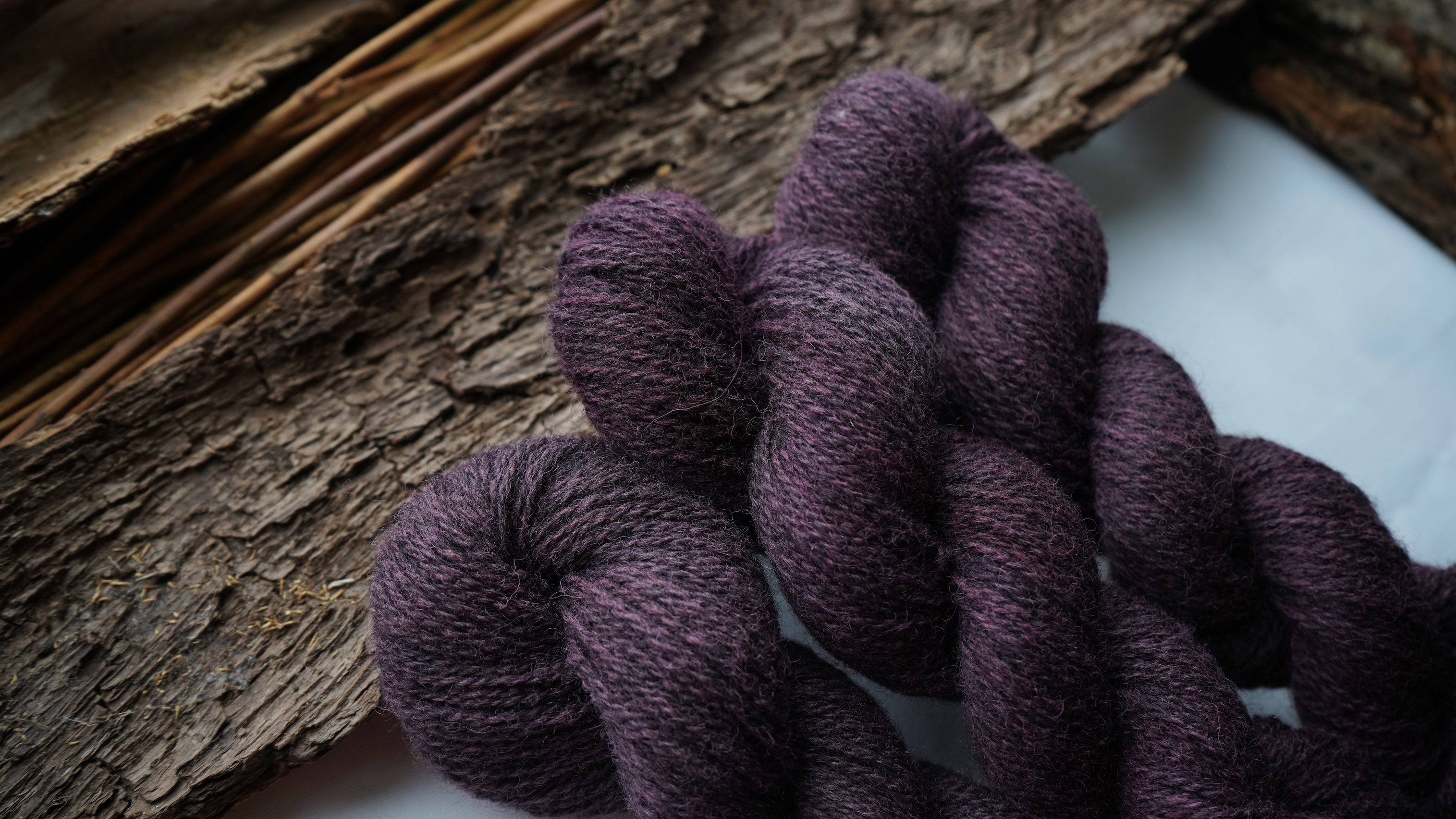 Naturally dyed wool yarn "Plum violet", 50 g