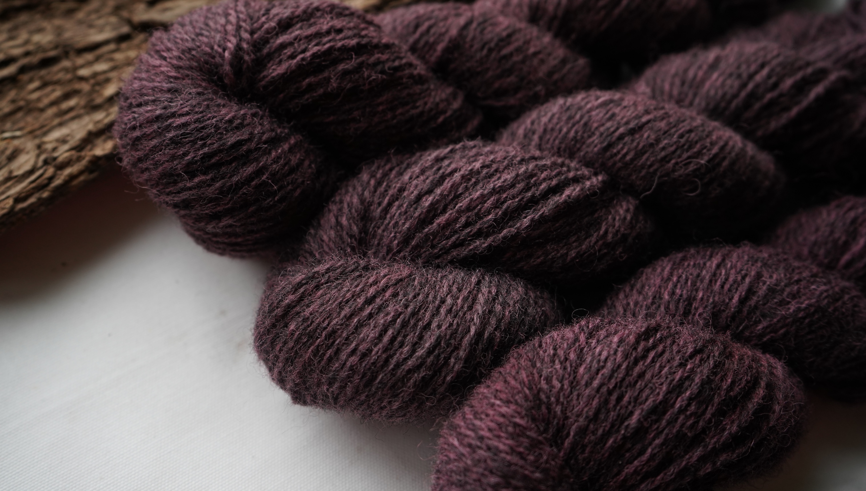 Naturally dyed wool yarn "Plum violet", 50 g
