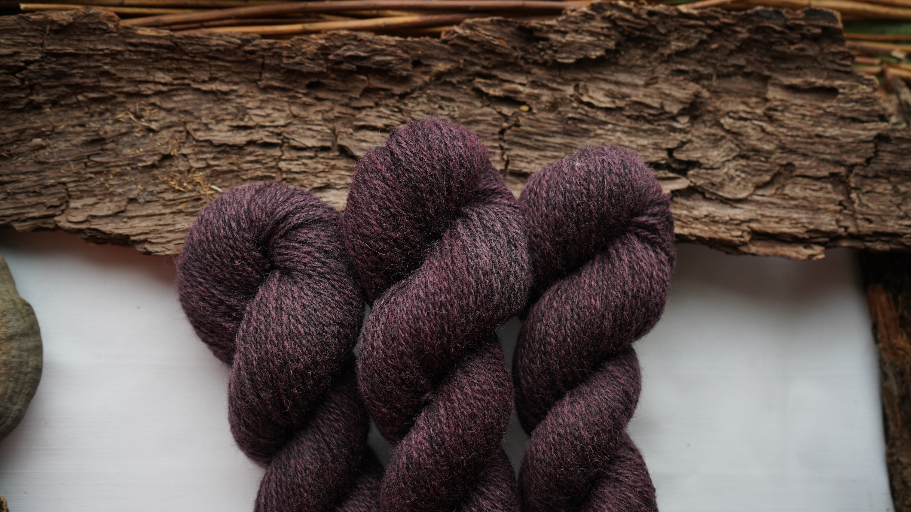 Naturally dyed wool yarn "Plum violet", 50 g