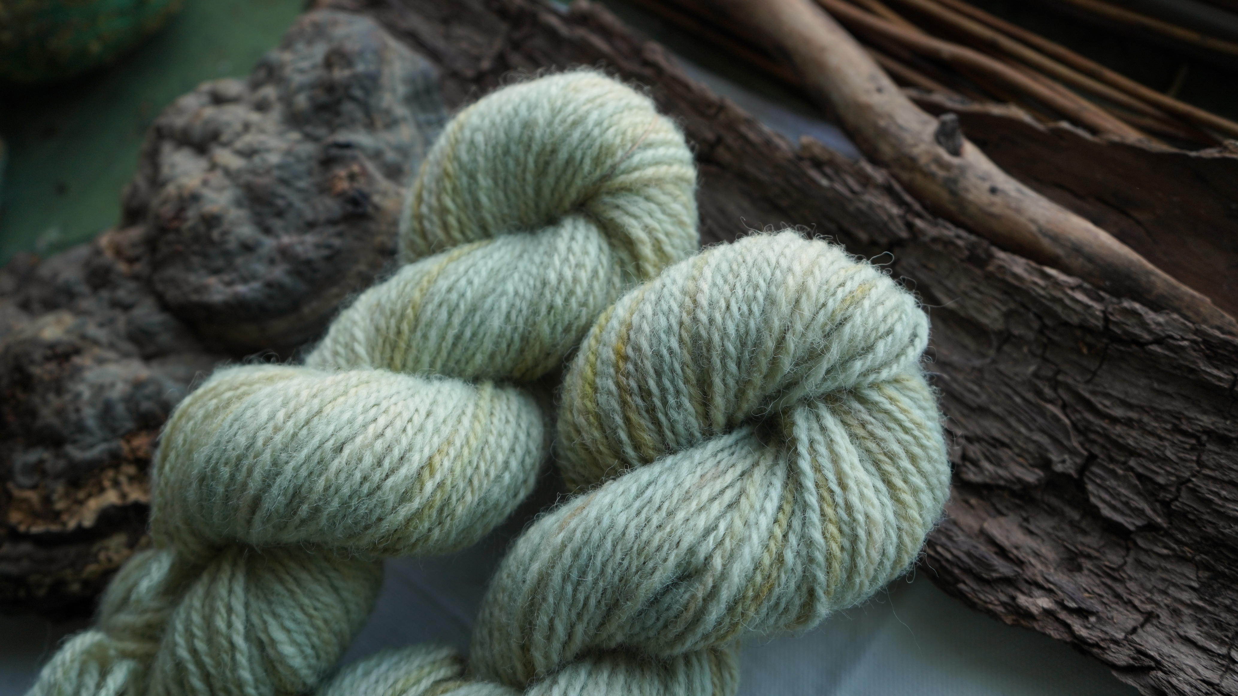 Botanically dyed wool yarn "Marsh". Wortsted weight