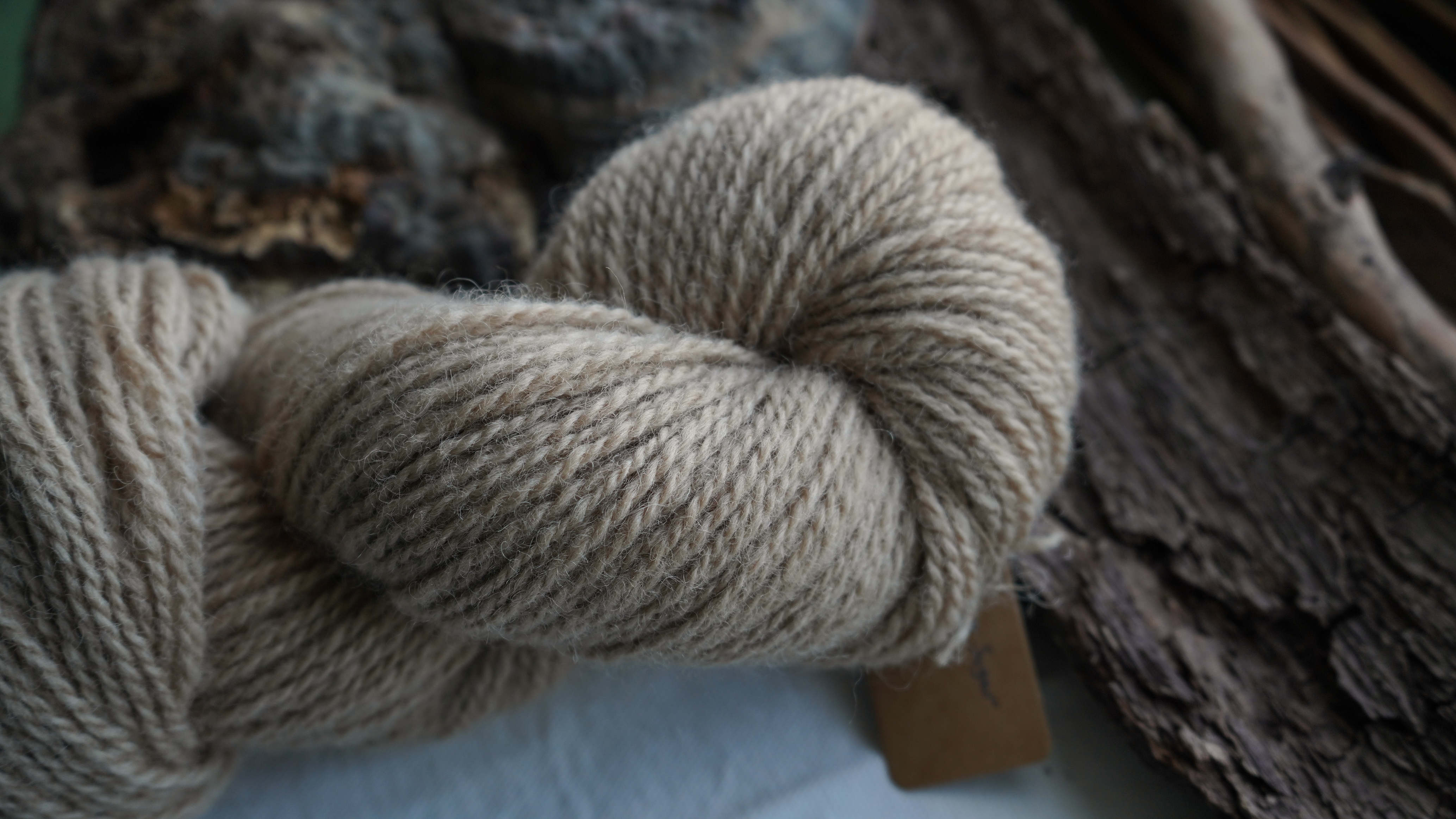 Plant dyed wool yarn "Brown sugar". Wortsted weight