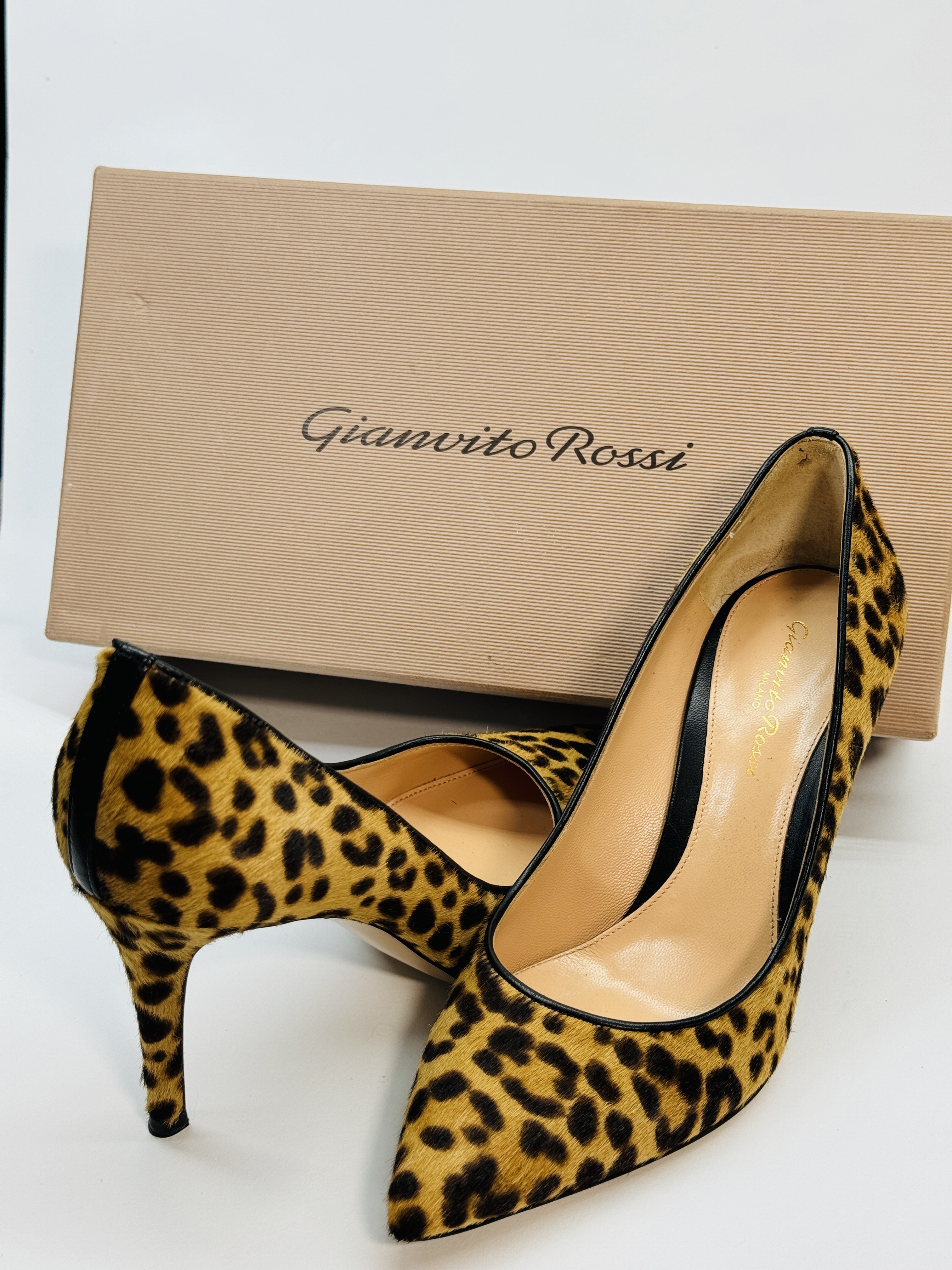 Escarpin effet leopard Gianvito Rossi