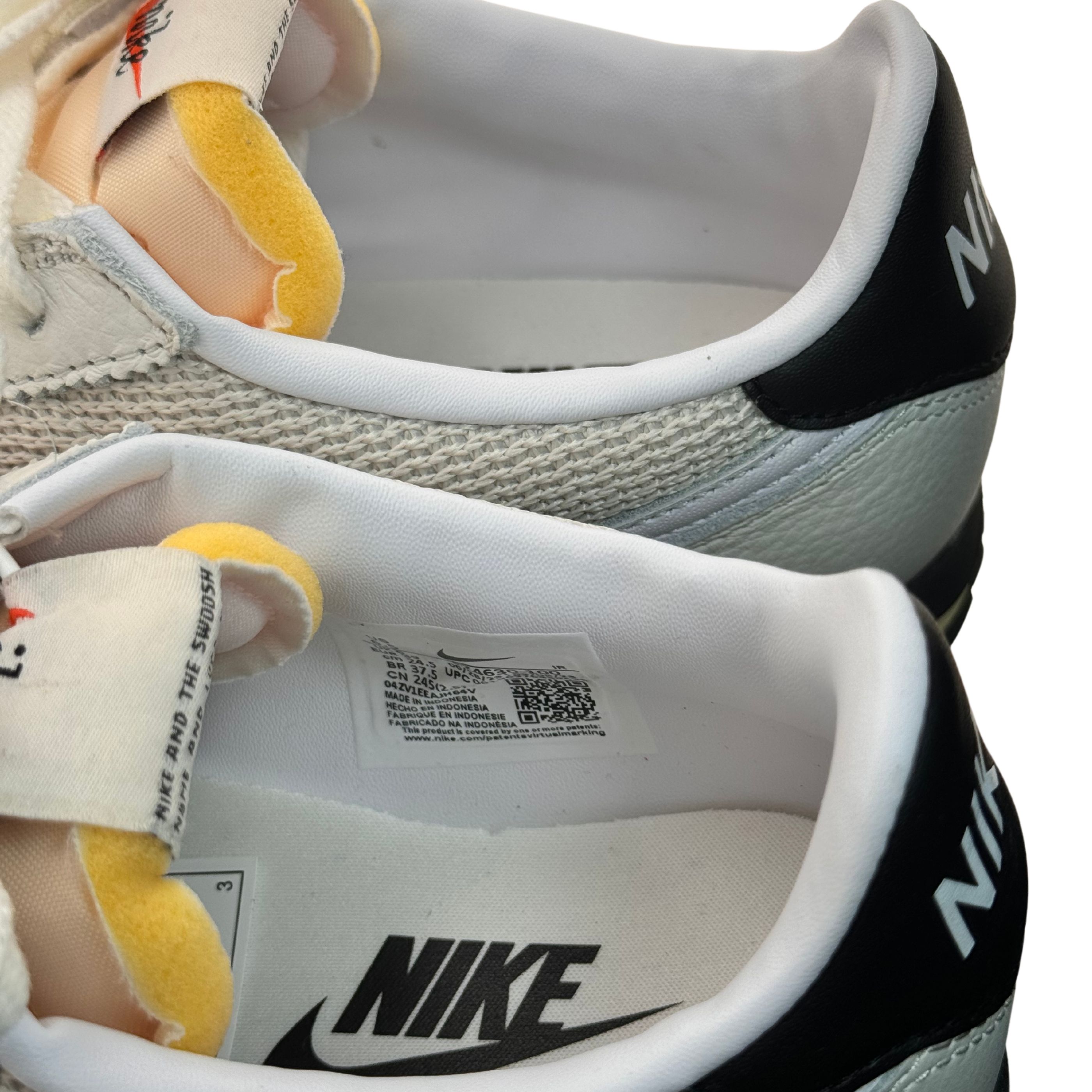 Paire de Nike cortez neuve t39 