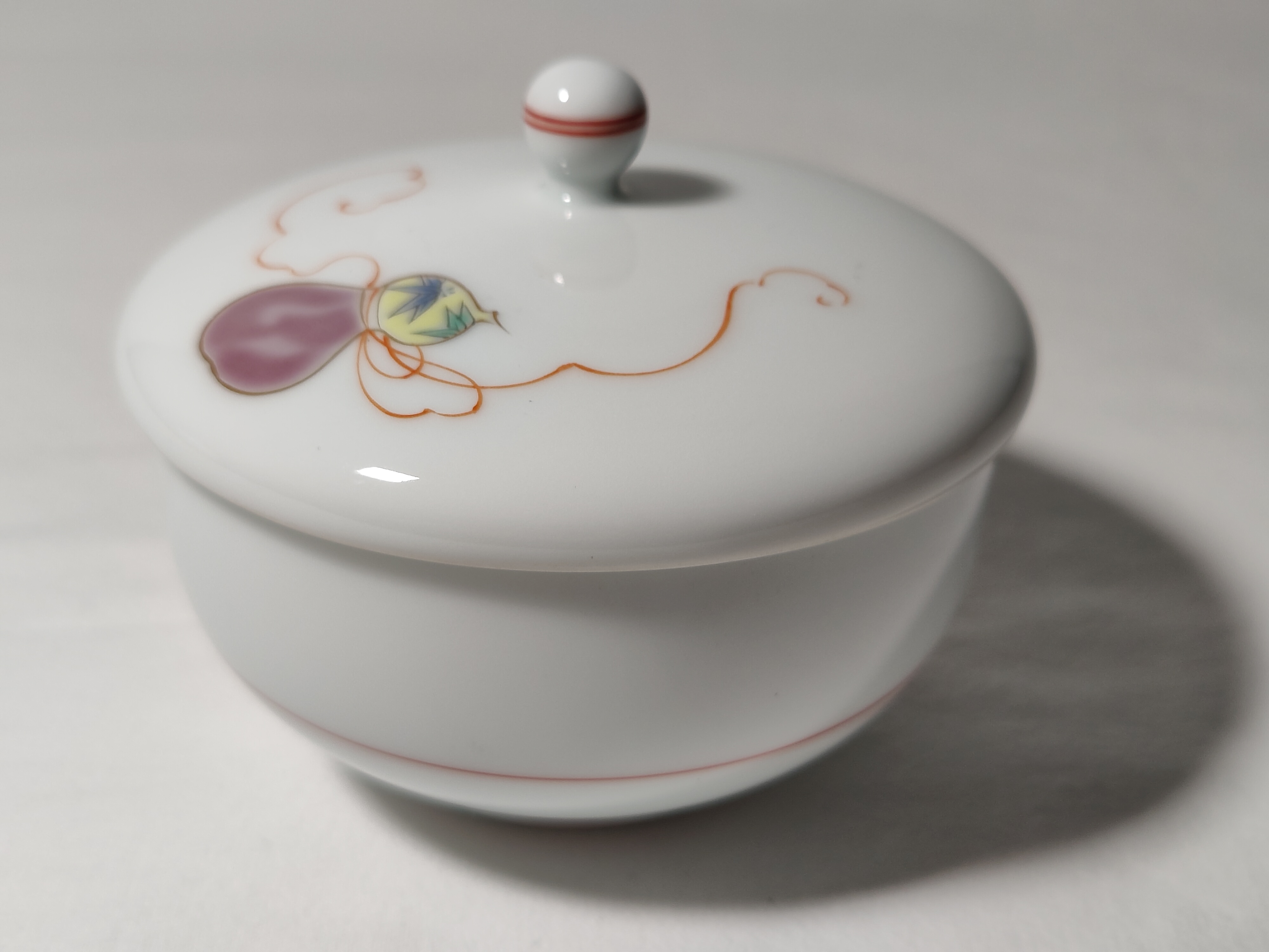 Arita-yaki : tasse et couvercle en porcelaine japonaise #TOKI_2023_016