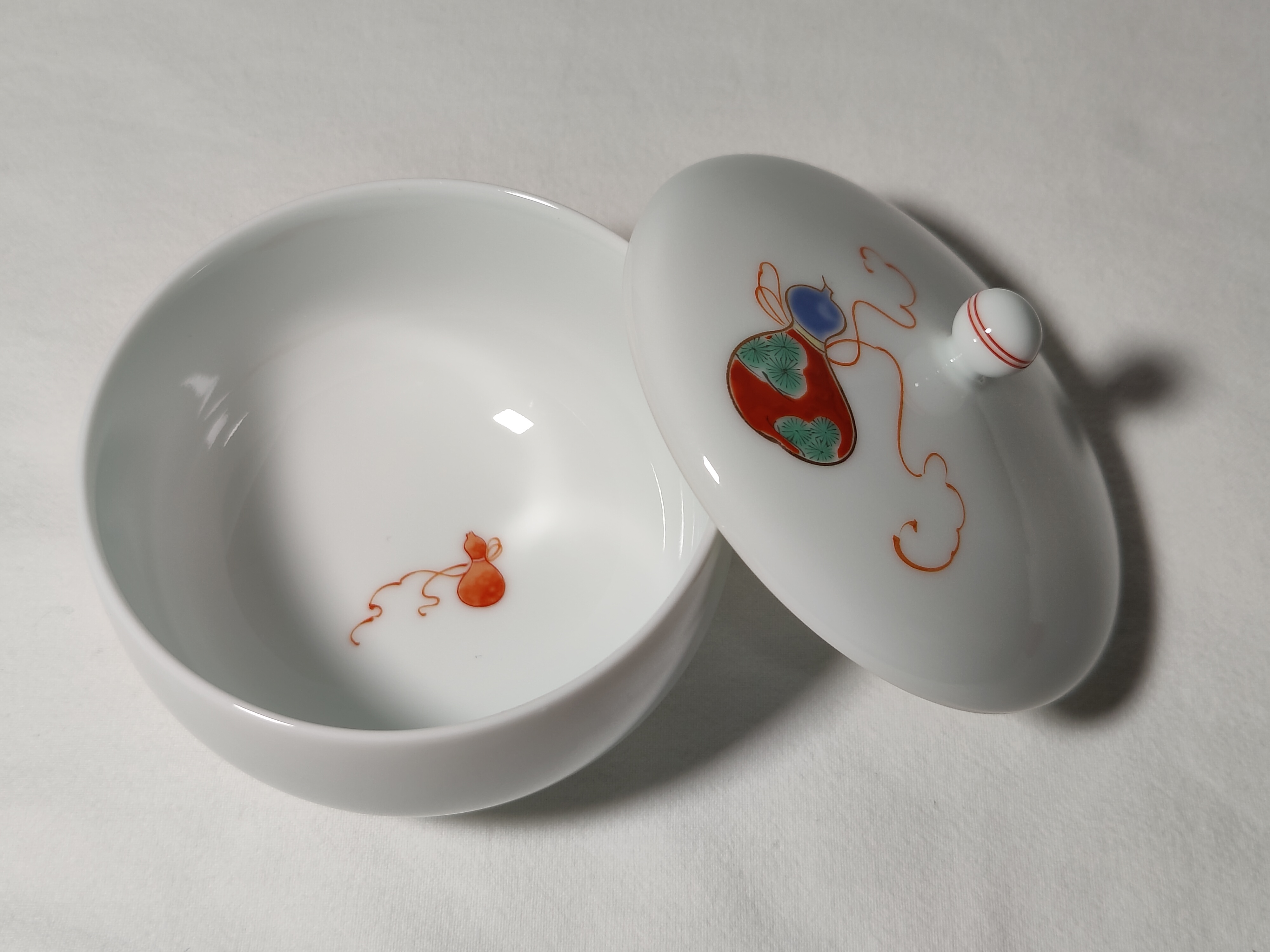 Arita-yaki : tasse et couvercle en porcelaine japonaise #TOKI_2023_014
