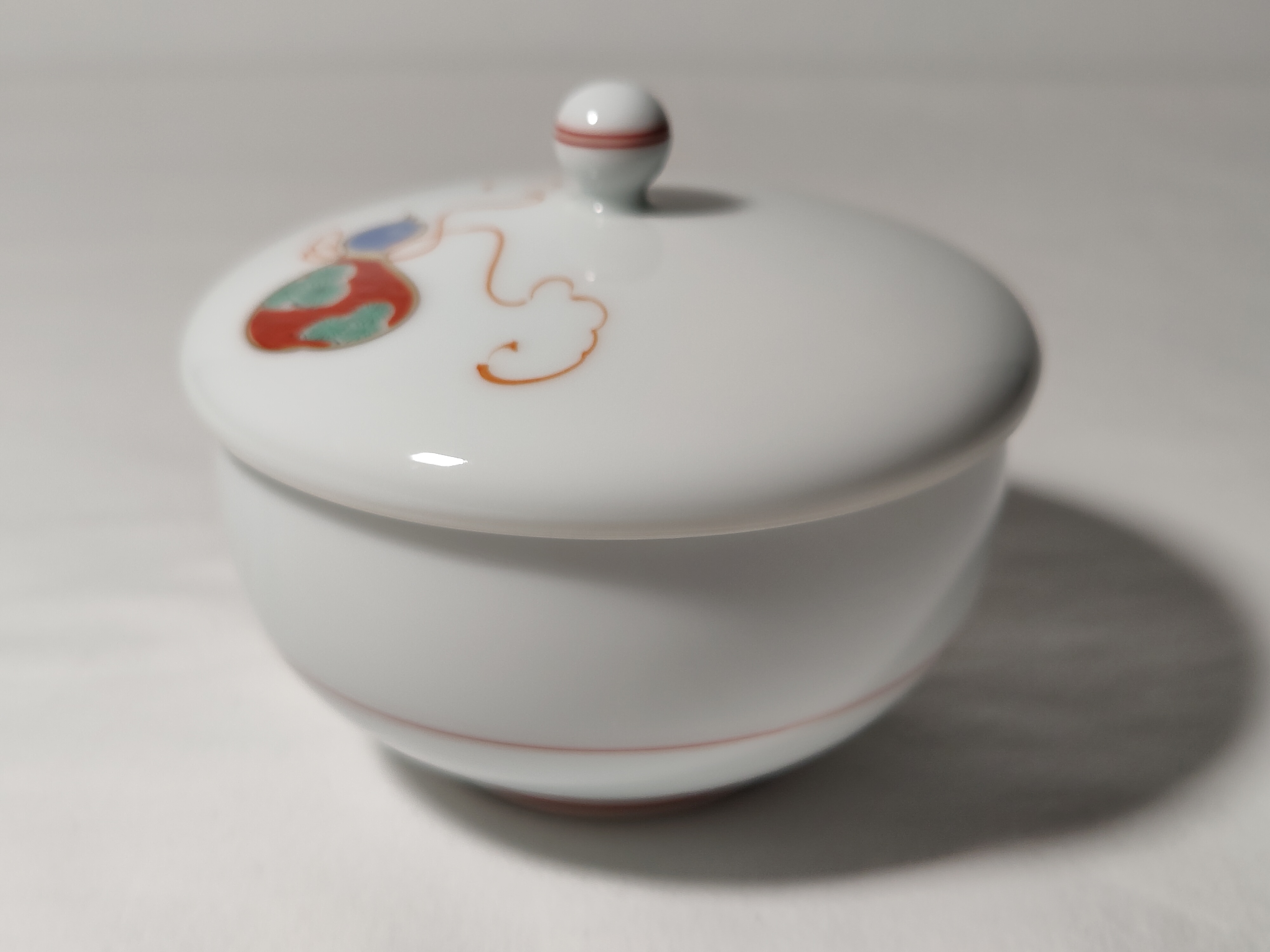 Arita-yaki : tasse et couvercle en porcelaine japonaise #TOKI_2023_014