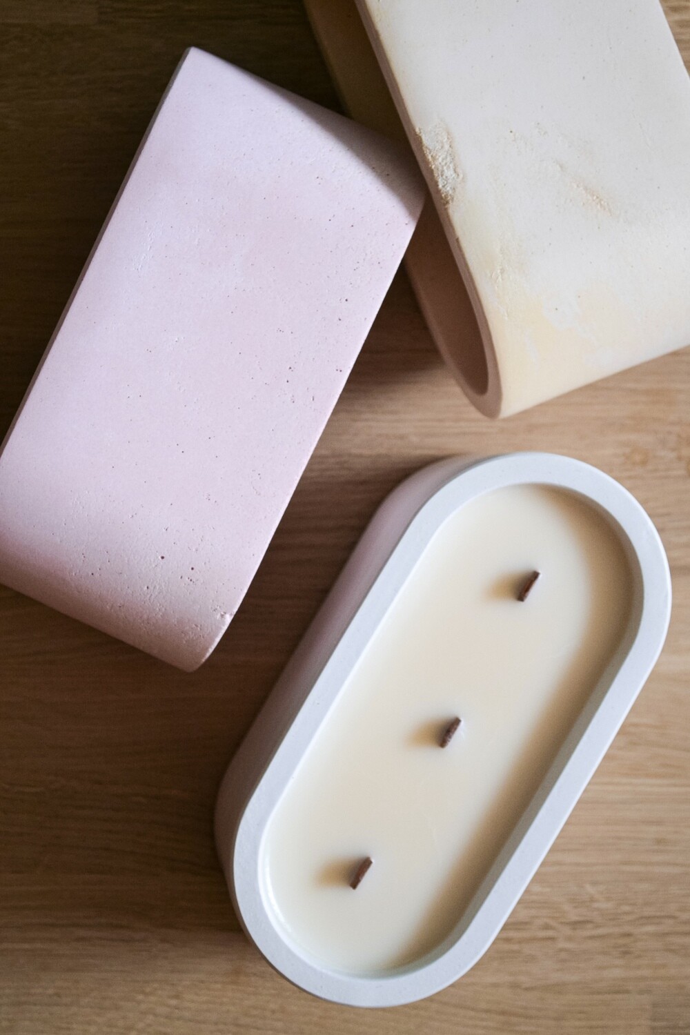 Trijų dagčių betoninė žvakė